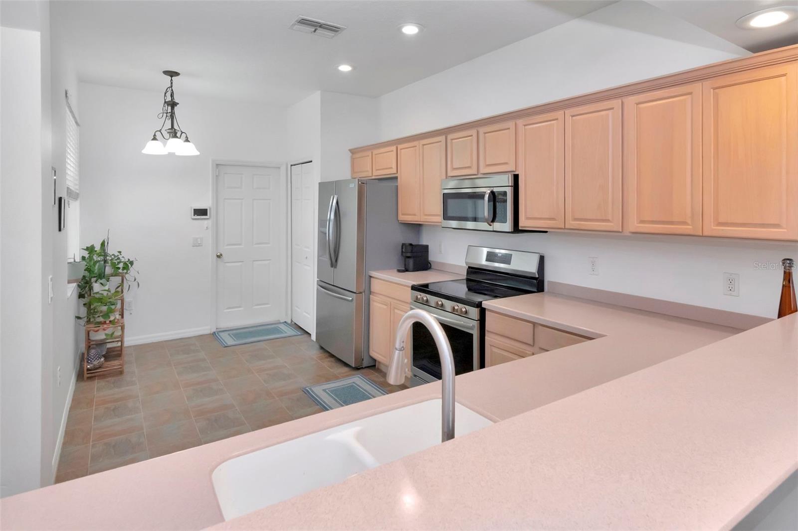 Image 18 of 56 For 7308 Cleopatra Drive