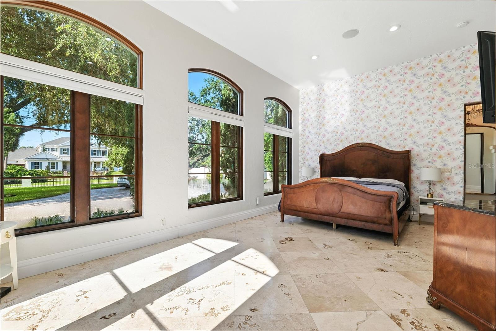 Image 26 of 74 For 4555 Swann Avenue