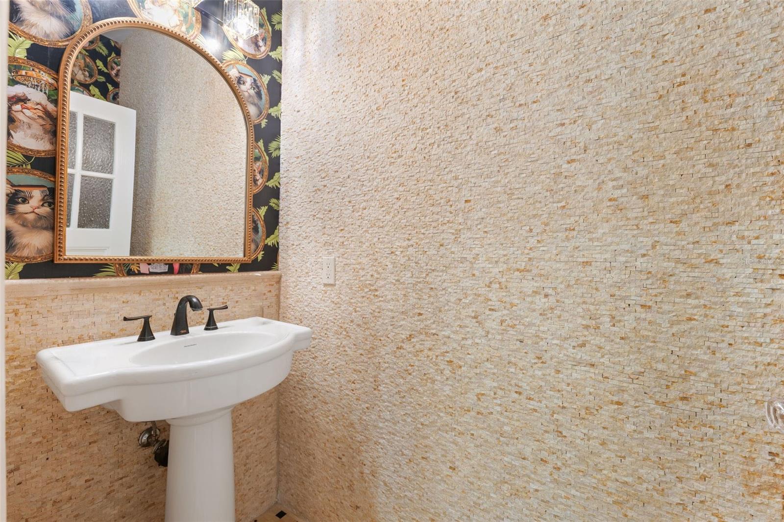 Image 28 of 74 For 4555 Swann Avenue