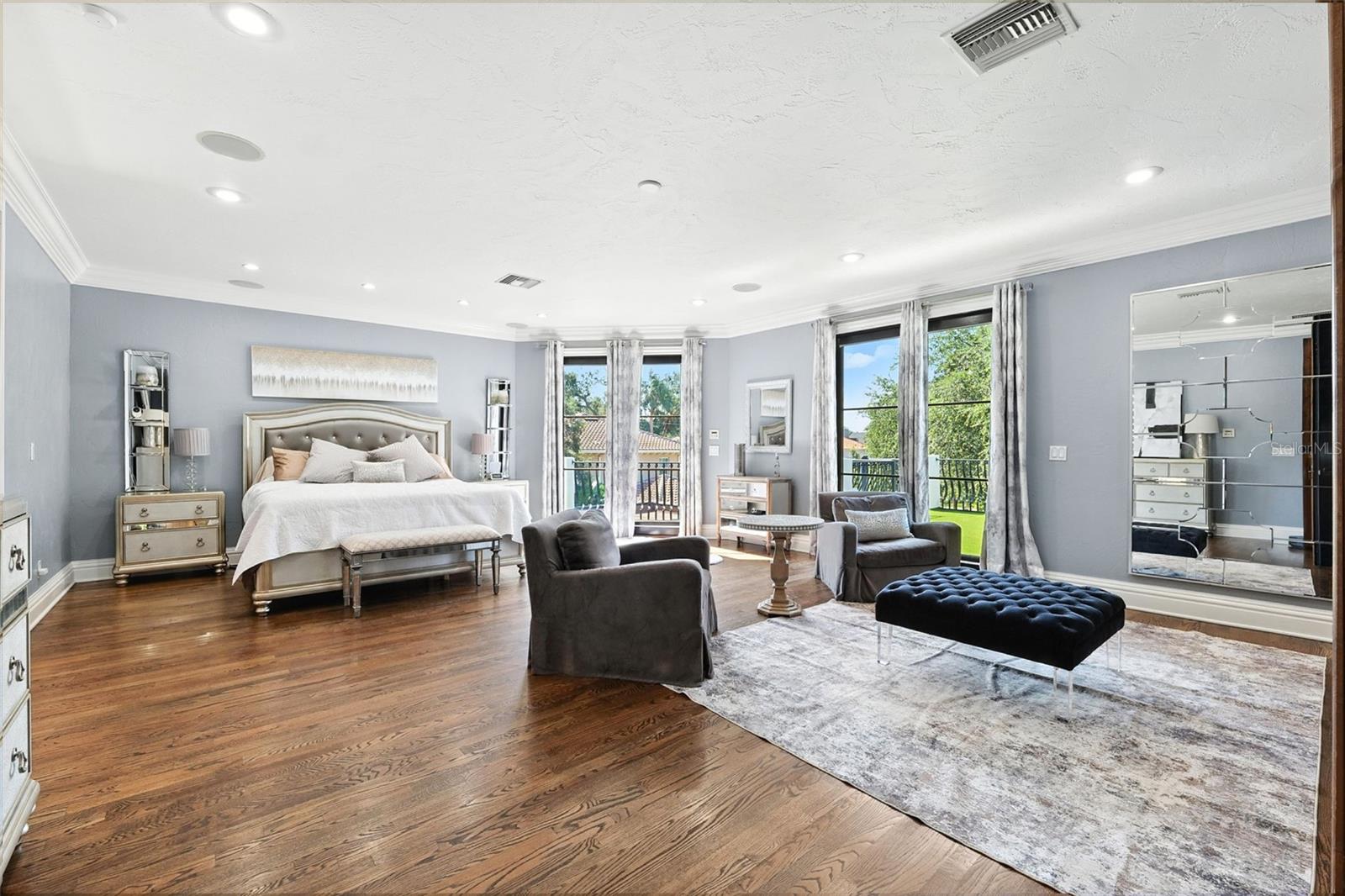 Image 33 of 74 For 4555 Swann Avenue