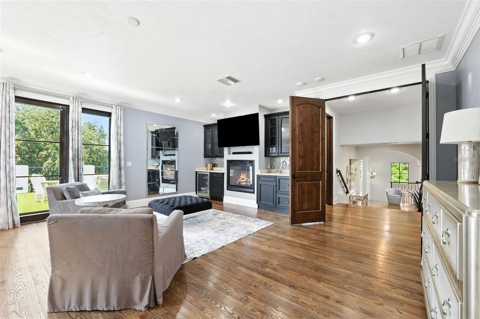 Image 34 of 74 For 4555 Swann Avenue