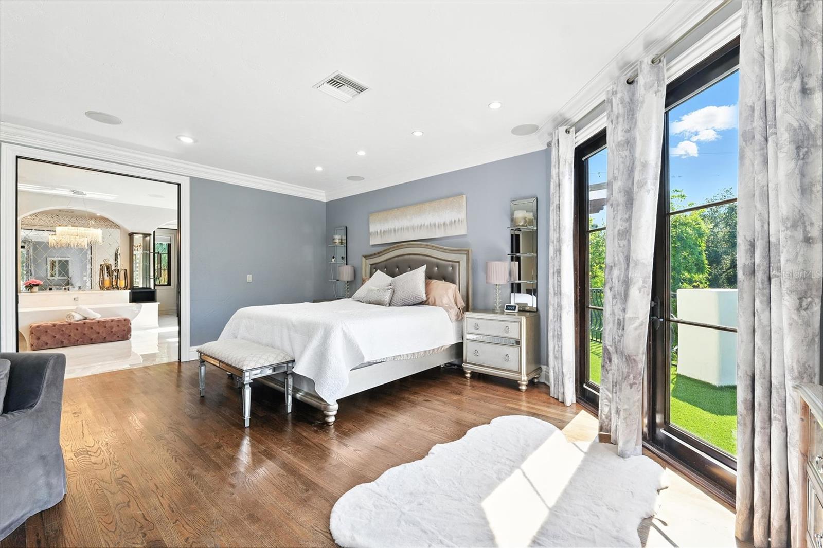 Image 37 of 74 For 4555 Swann Avenue