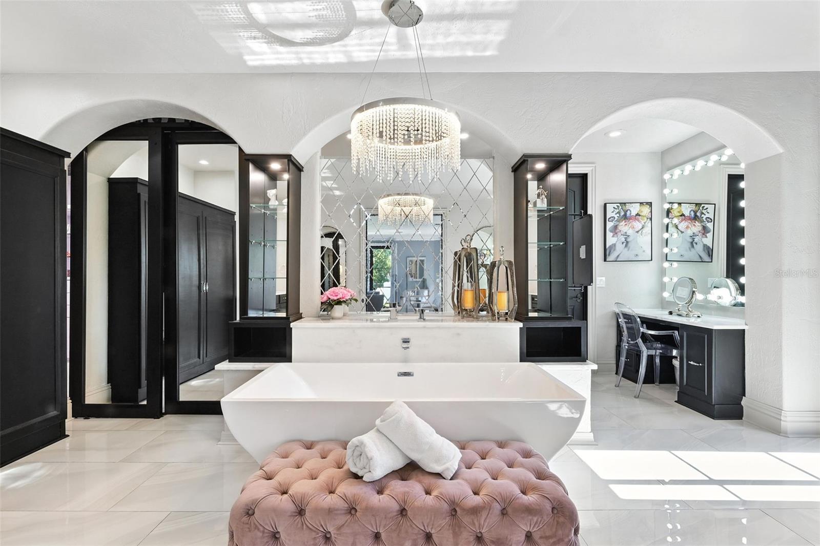 Image 38 of 74 For 4555 Swann Avenue