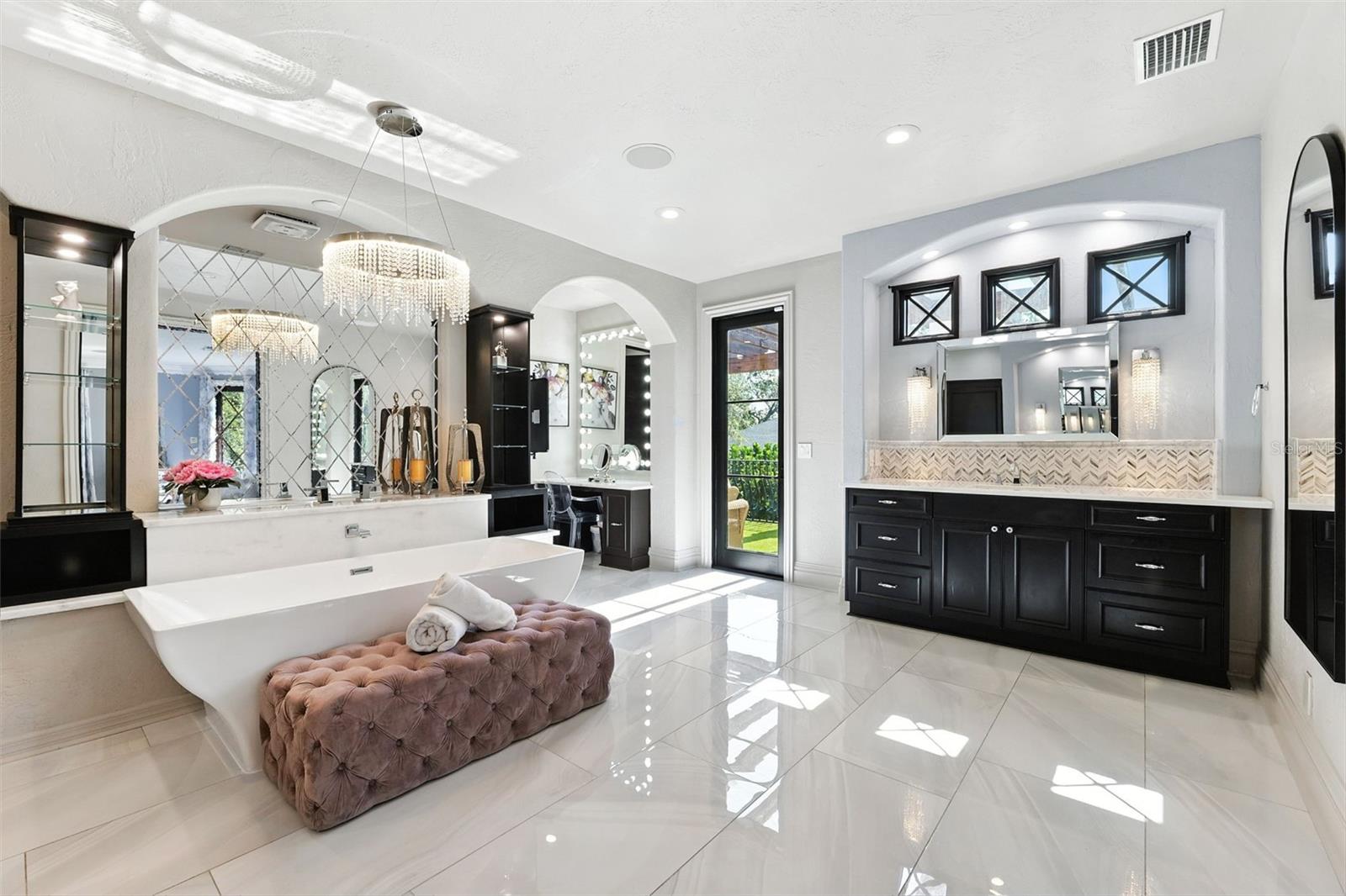 Image 40 of 74 For 4555 Swann Avenue