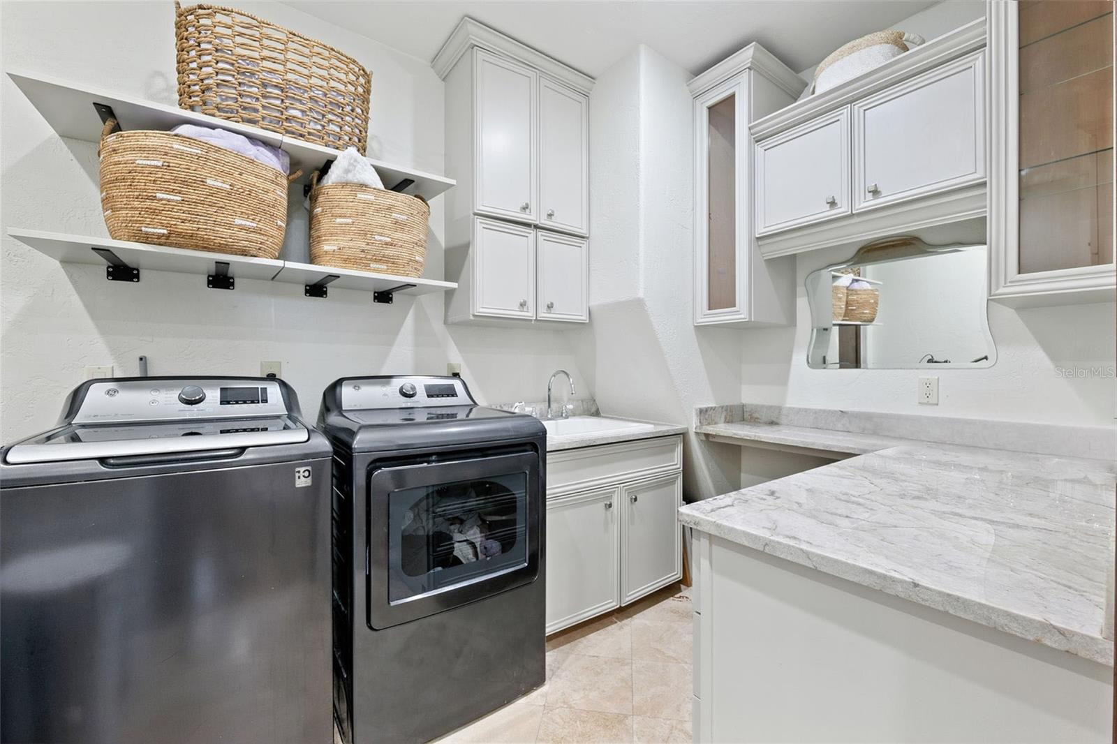 Image 47 of 74 For 4555 Swann Avenue