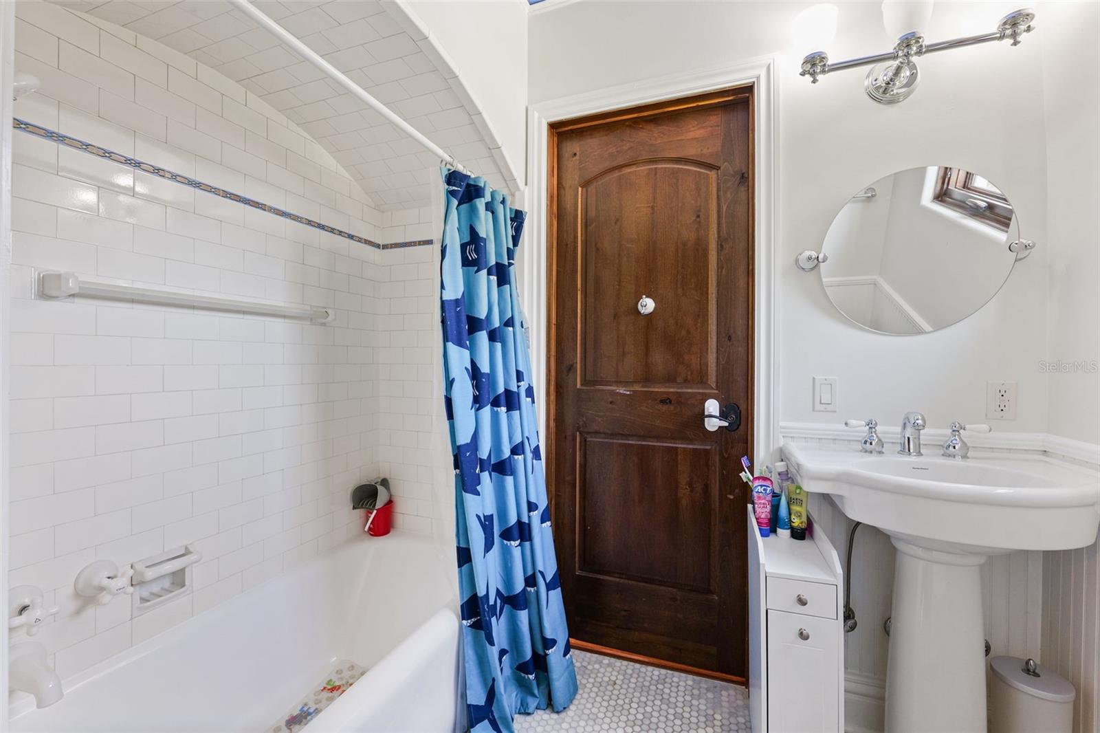 Image 51 of 74 For 4555 Swann Avenue