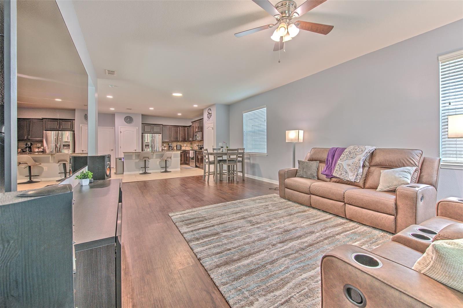 Image 7 of 36 For 9033 Aspen Hollow Place