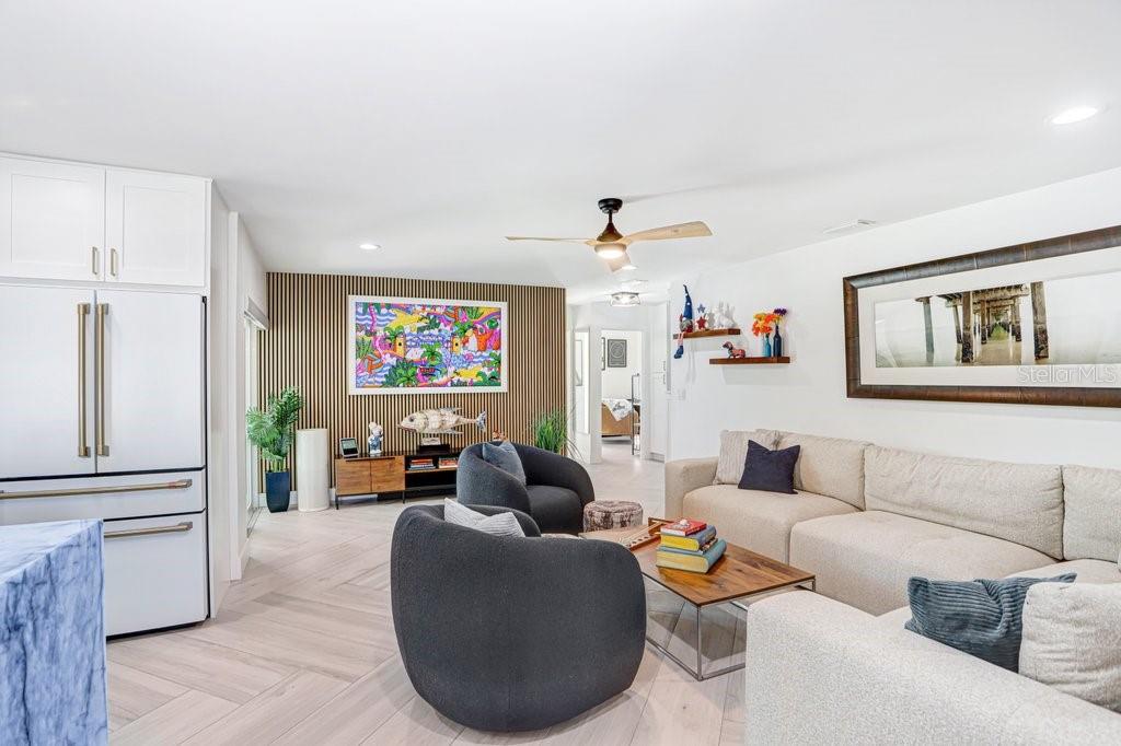 Image 10 of 39 For 3926 Venetian Way