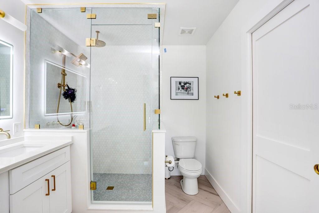 Image 14 of 39 For 3926 Venetian Way