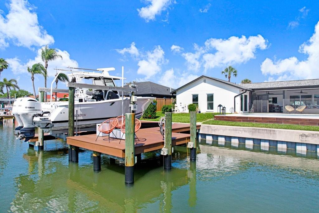 Image 31 of 39 For 3926 Venetian Way