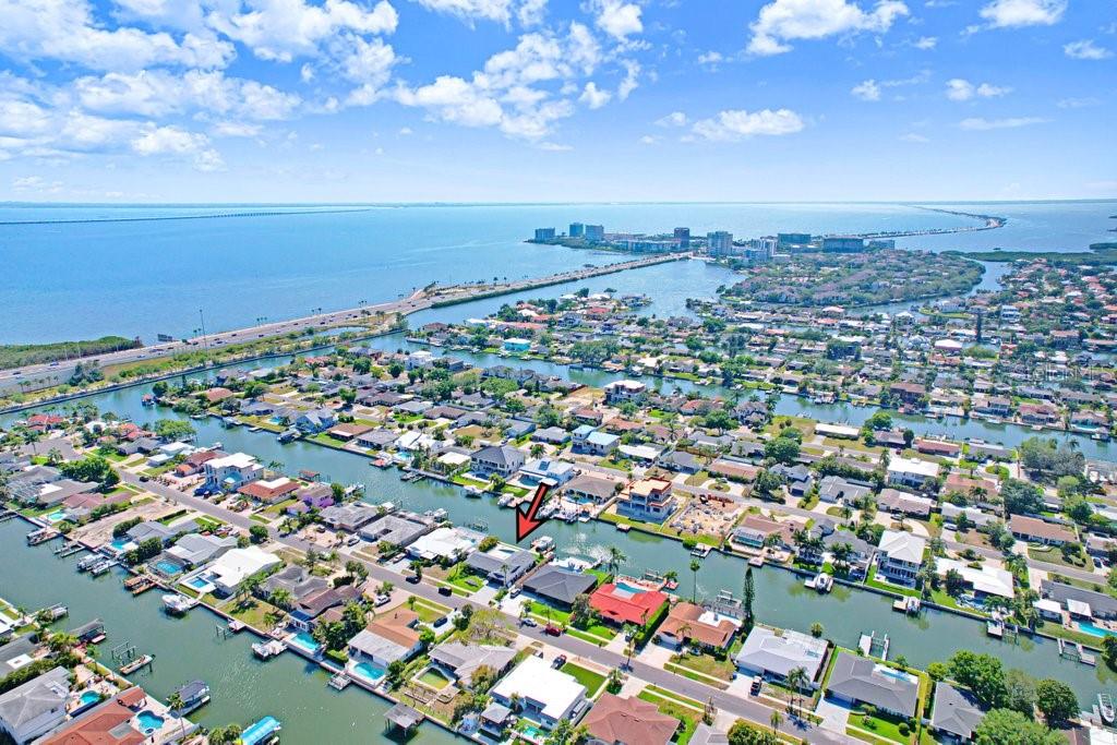 Image 35 of 39 For 3926 Venetian Way