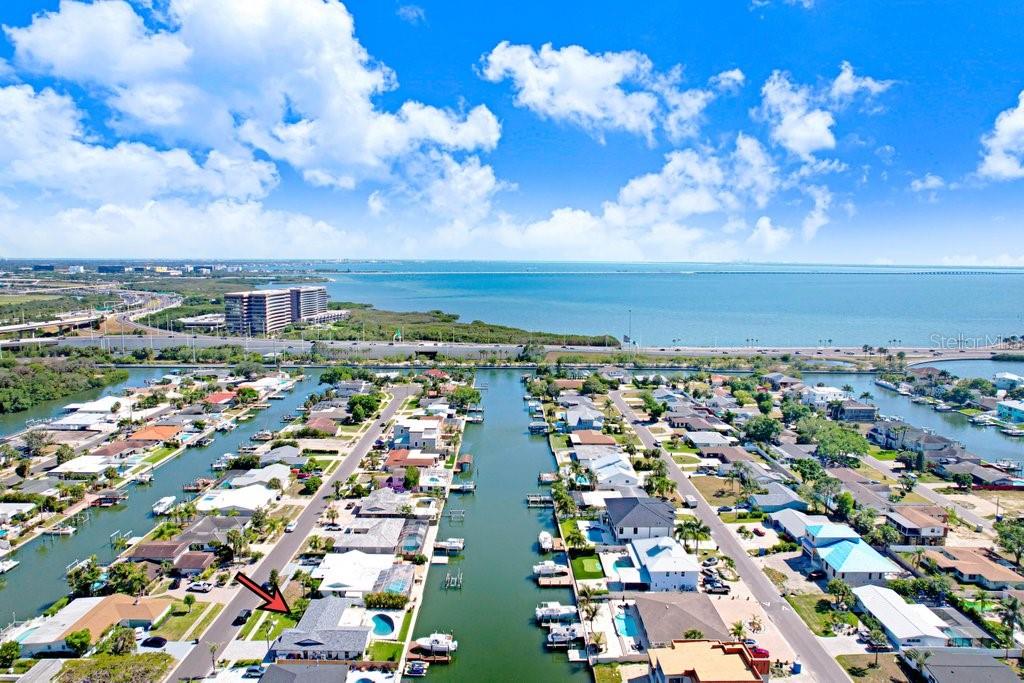Image 36 of 39 For 3926 Venetian Way