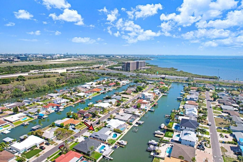 Image 37 of 39 For 3926 Venetian Way