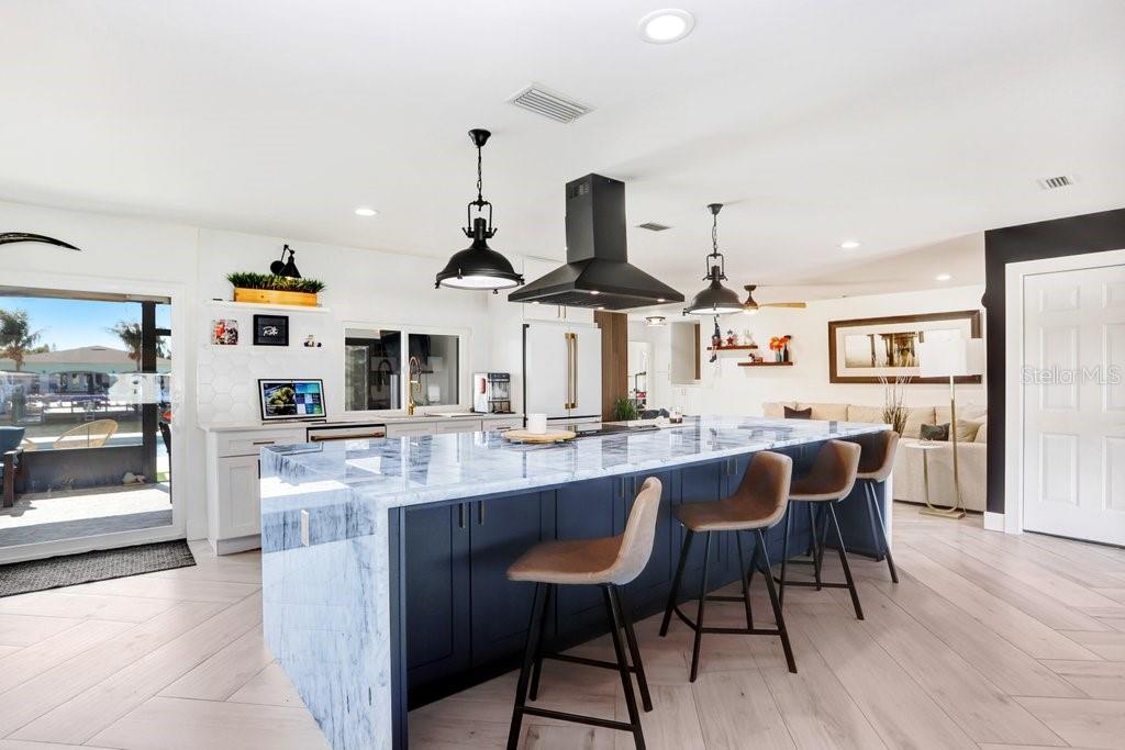 Image 6 of 39 For 3926 Venetian Way