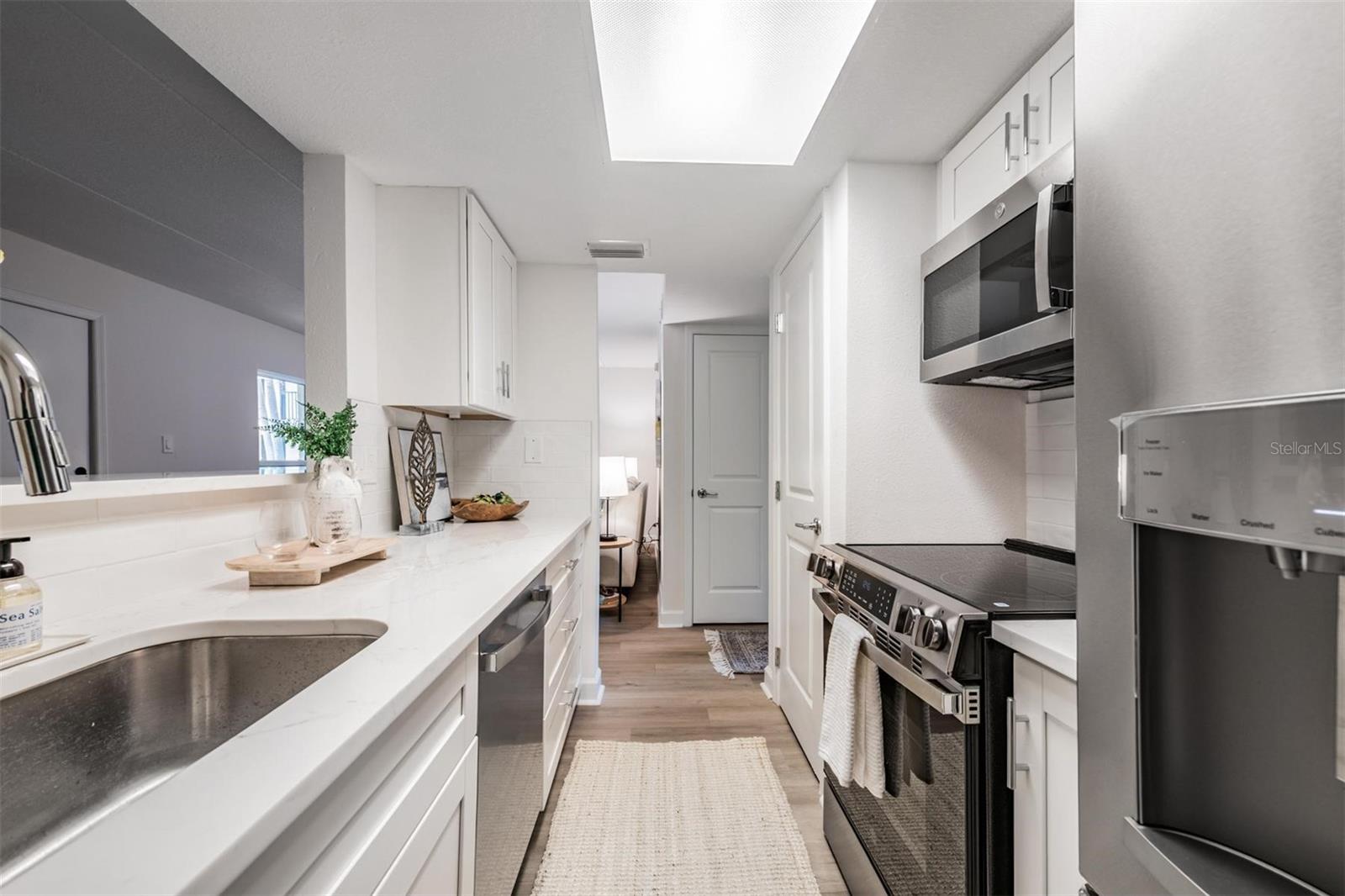 Image 15 of 56 For 8911 Blind Pass Road 108