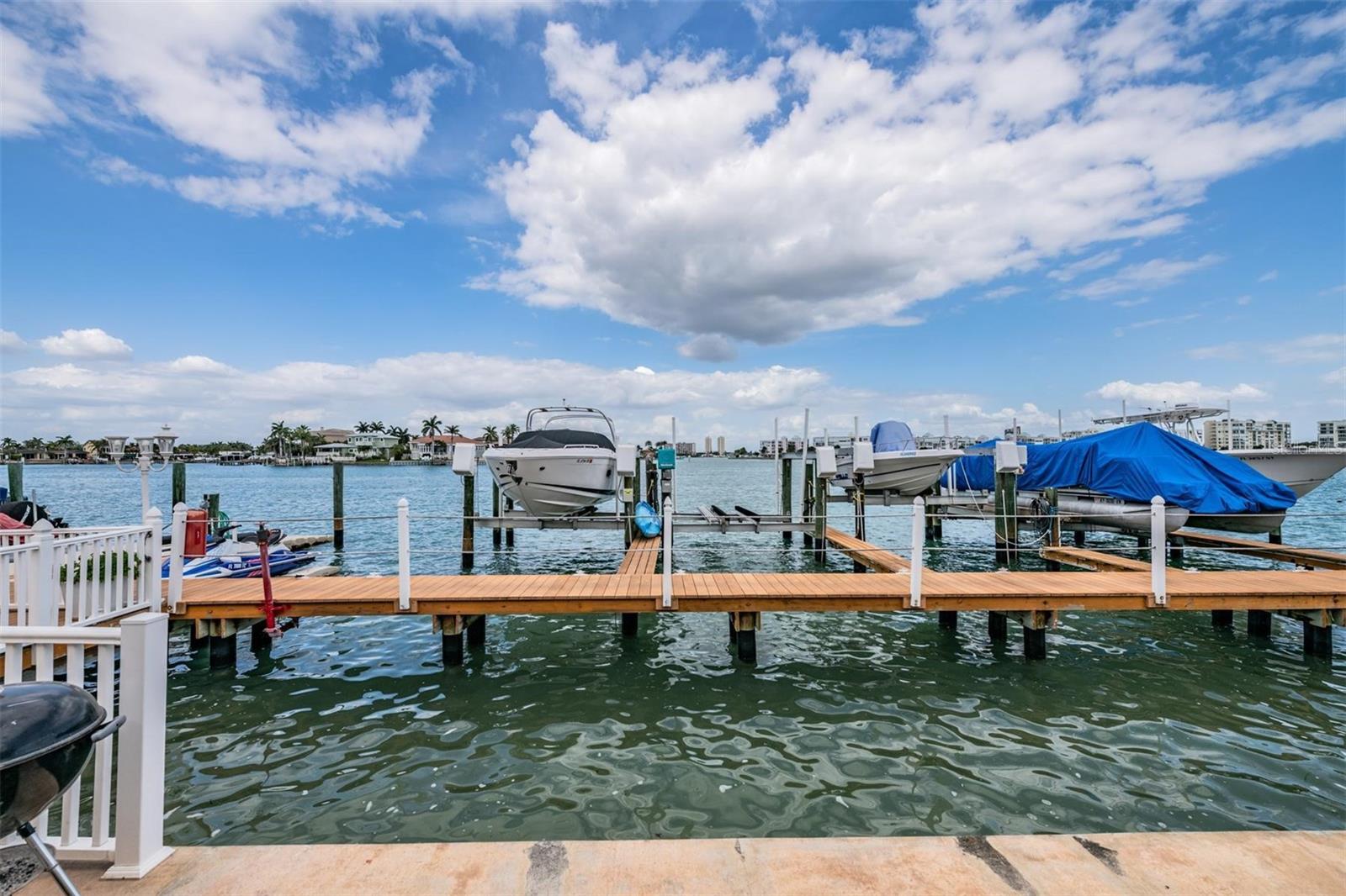 Image 39 of 56 For 8911 Blind Pass Road 108