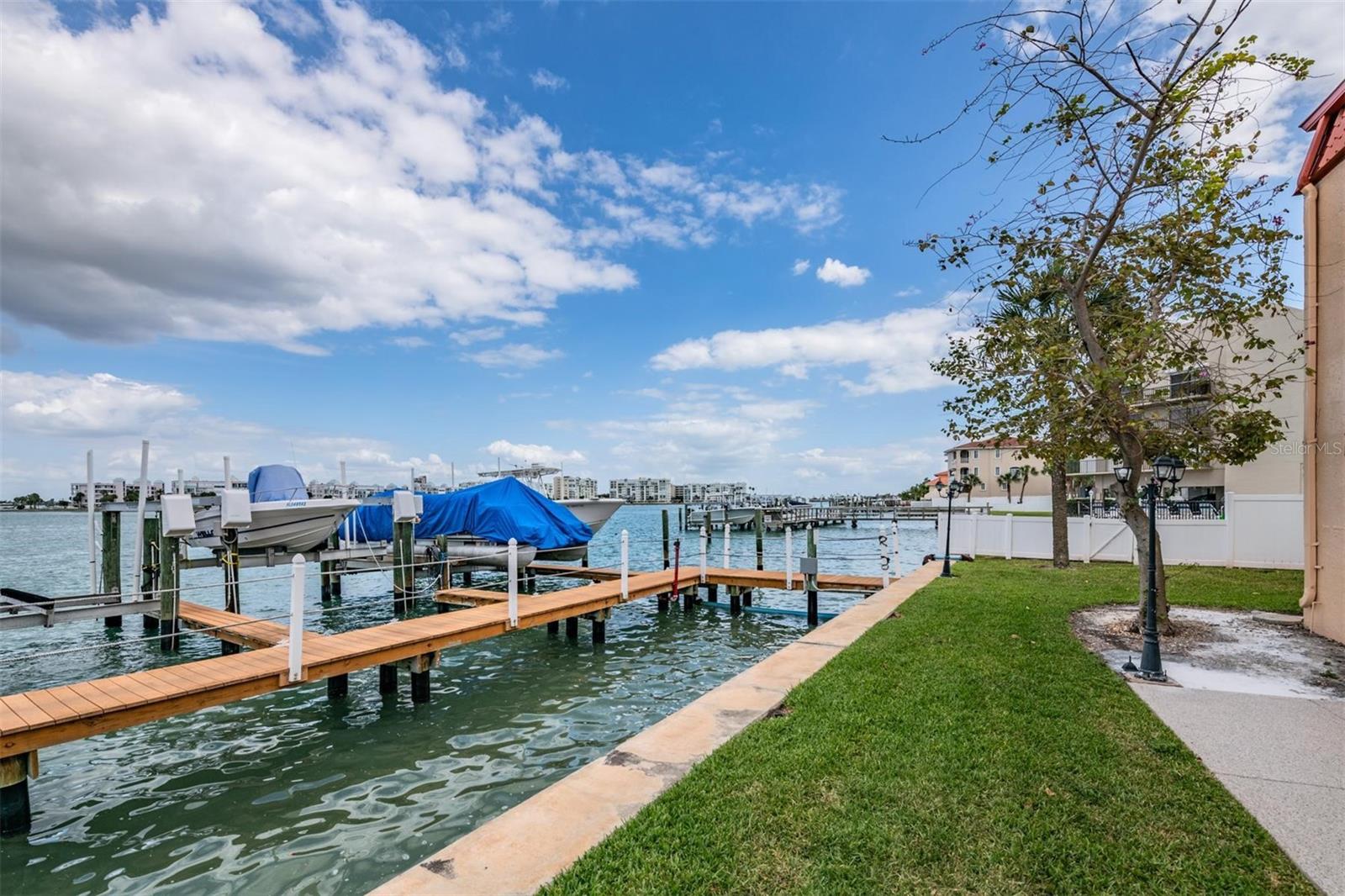 Image 40 of 56 For 8911 Blind Pass Road 108