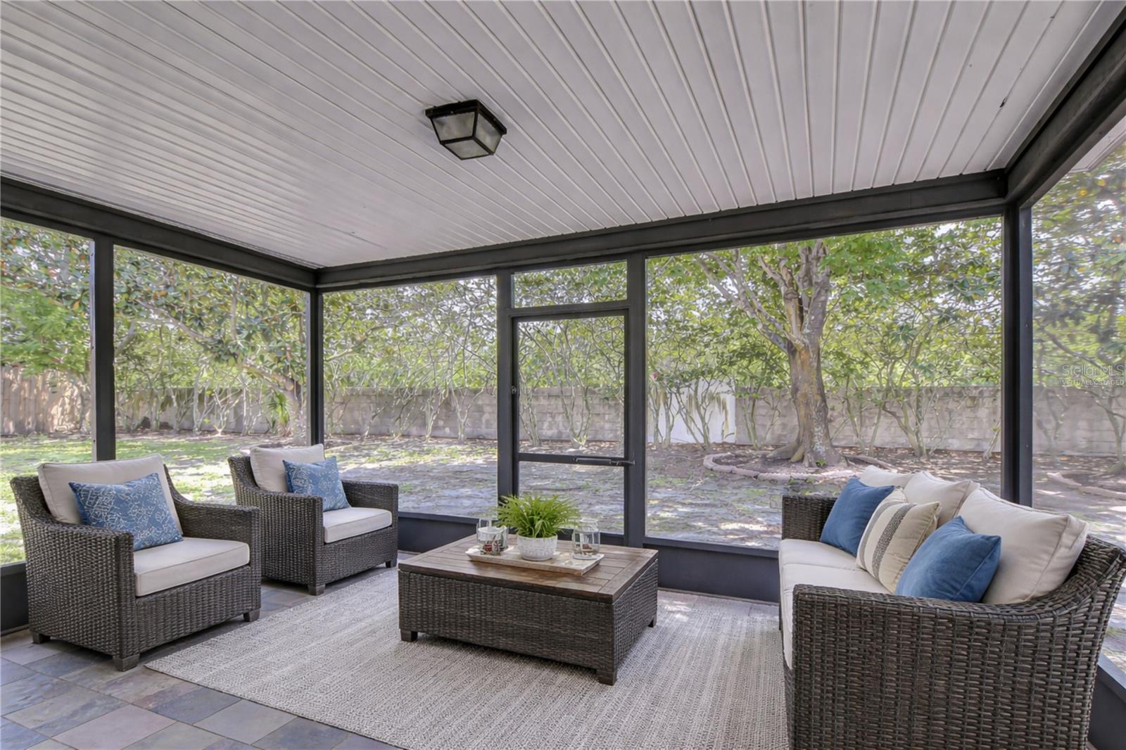 Image 10 of 39 For 14902 Southfork Drive