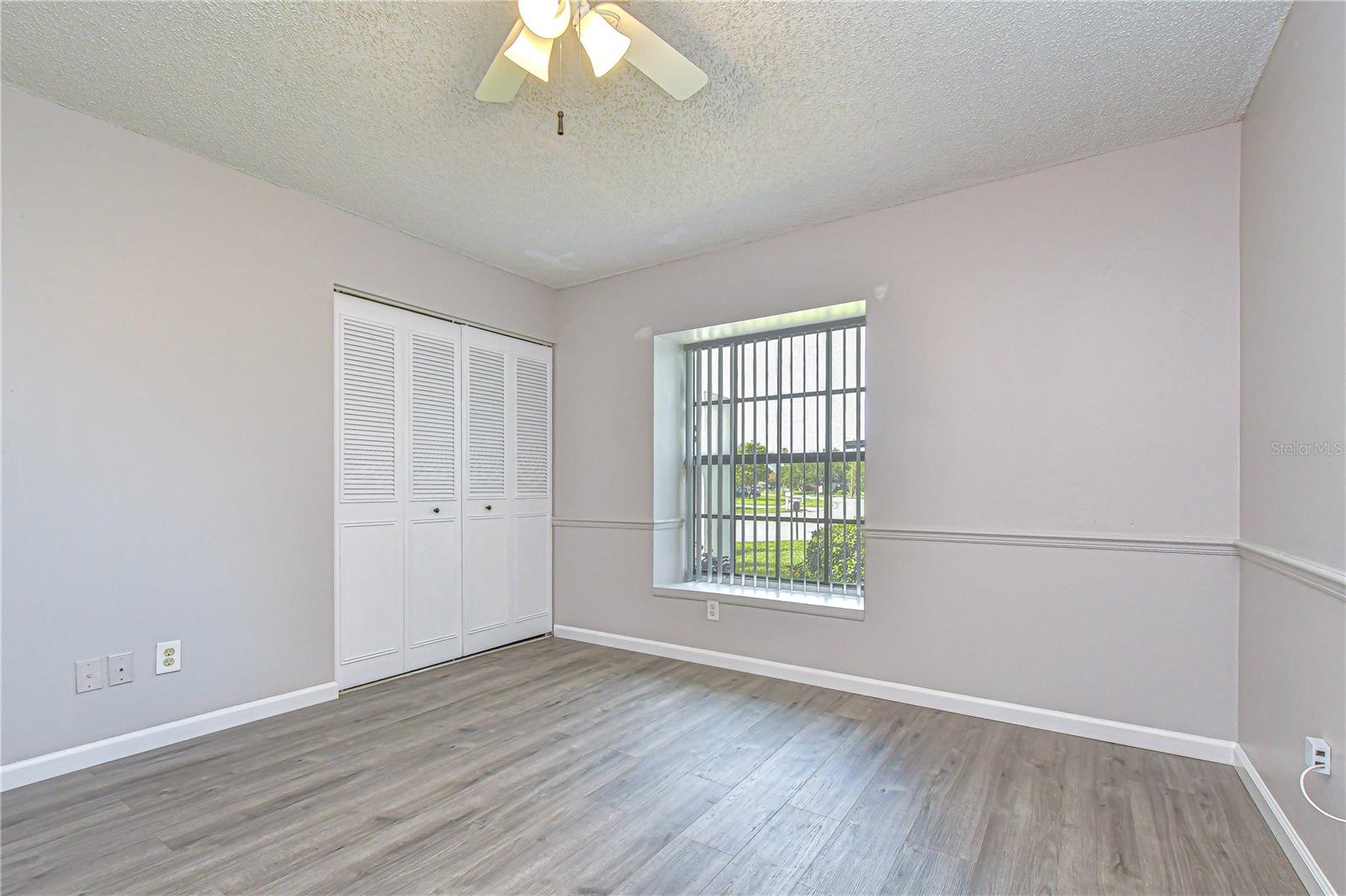 Image 27 of 39 For 14902 Southfork Drive