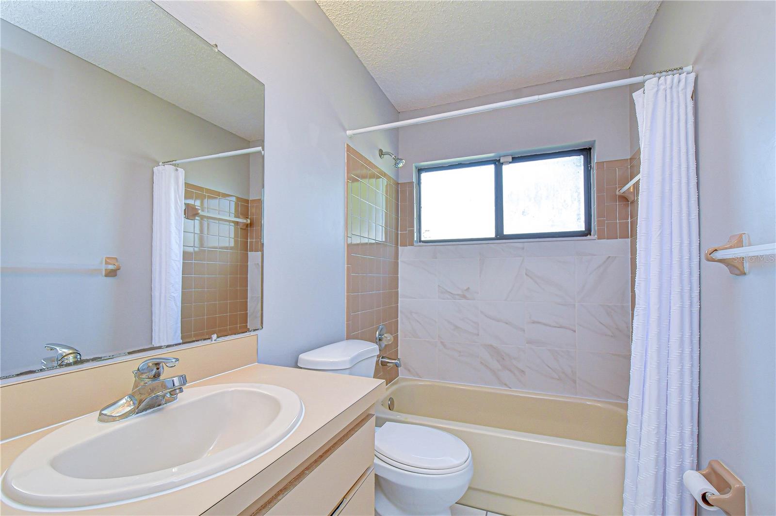 Image 28 of 39 For 14902 Southfork Drive