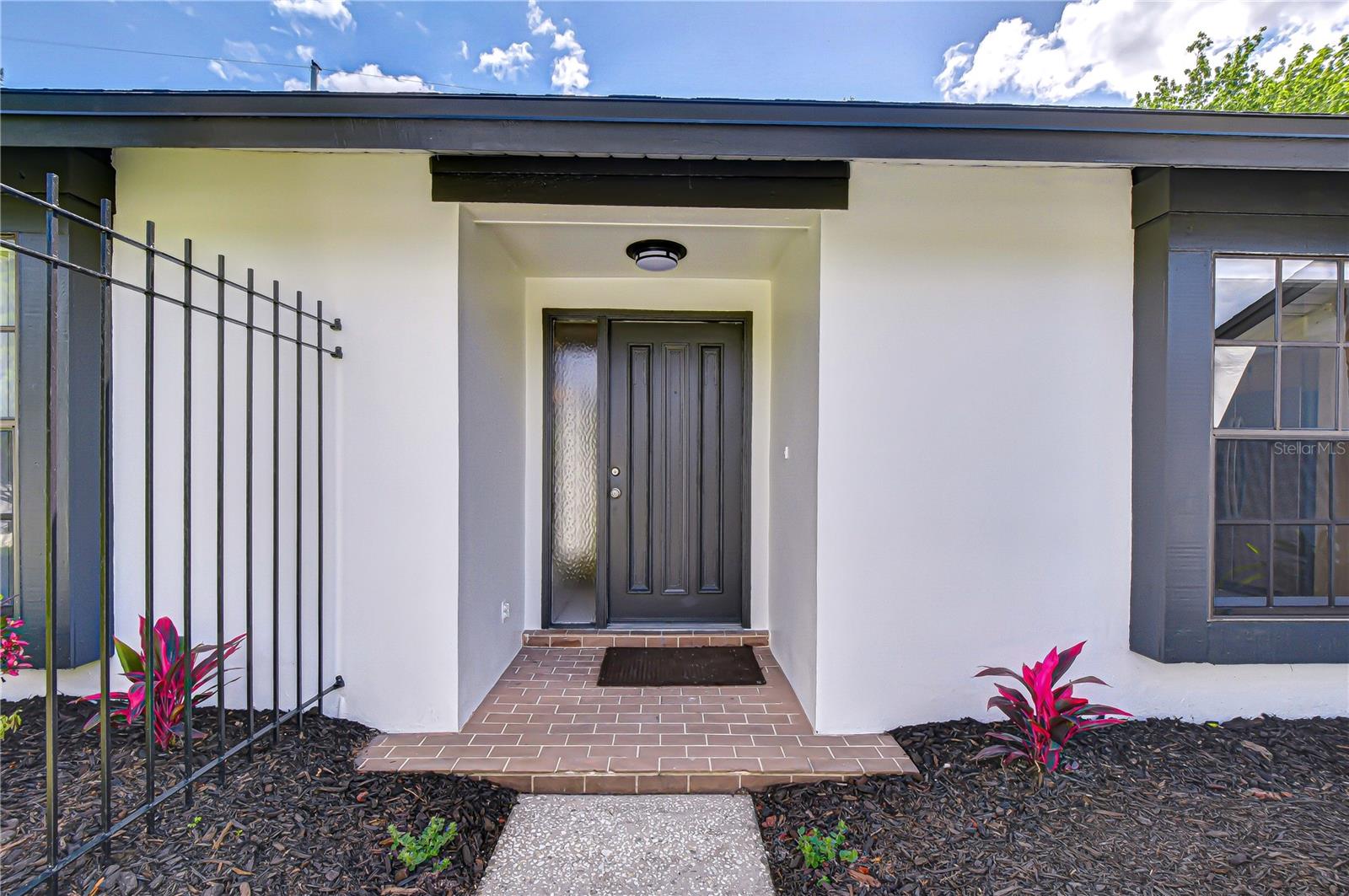 Image 3 of 39 For 14902 Southfork Drive