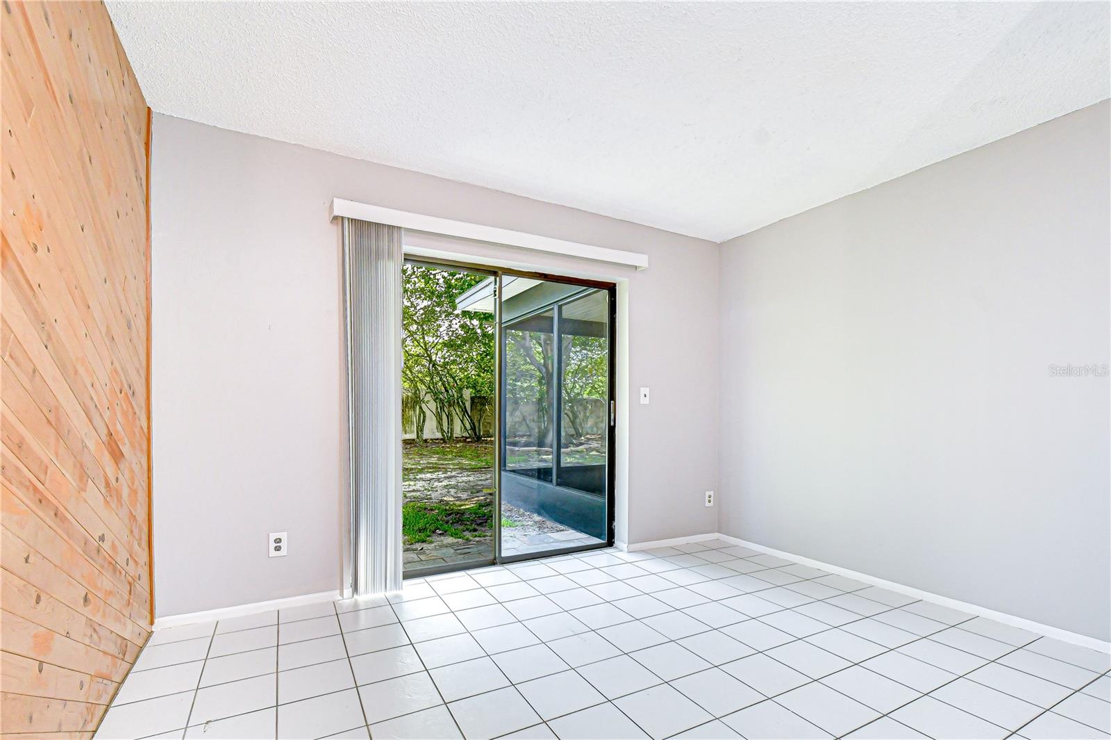 Image 32 of 39 For 14902 Southfork Drive