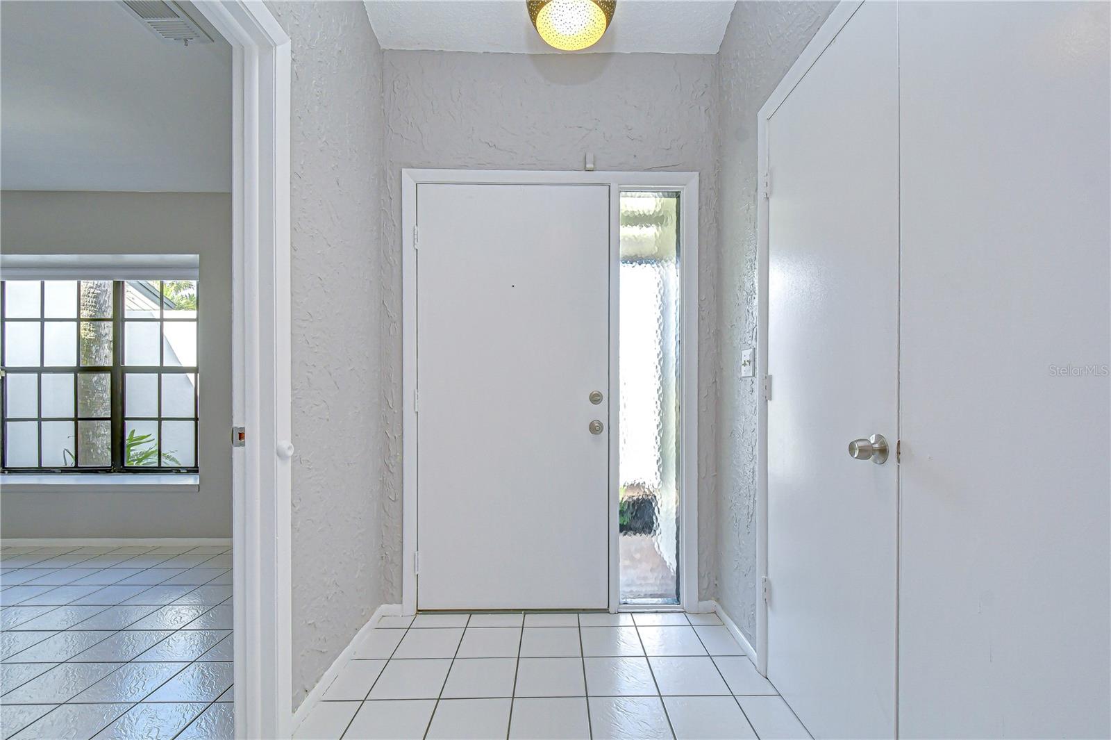 Image 4 of 39 For 14902 Southfork Drive