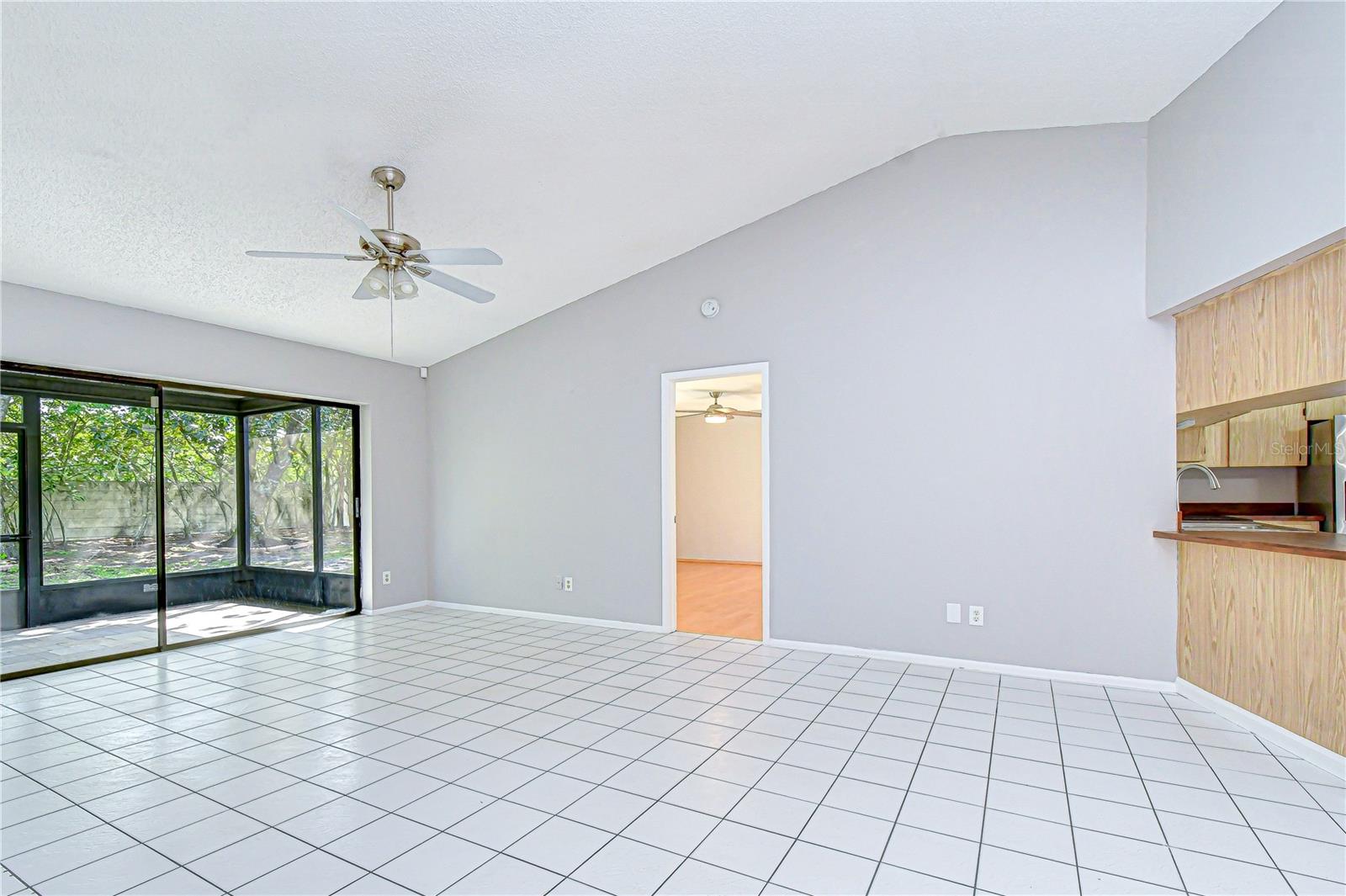 Image 8 of 39 For 14902 Southfork Drive