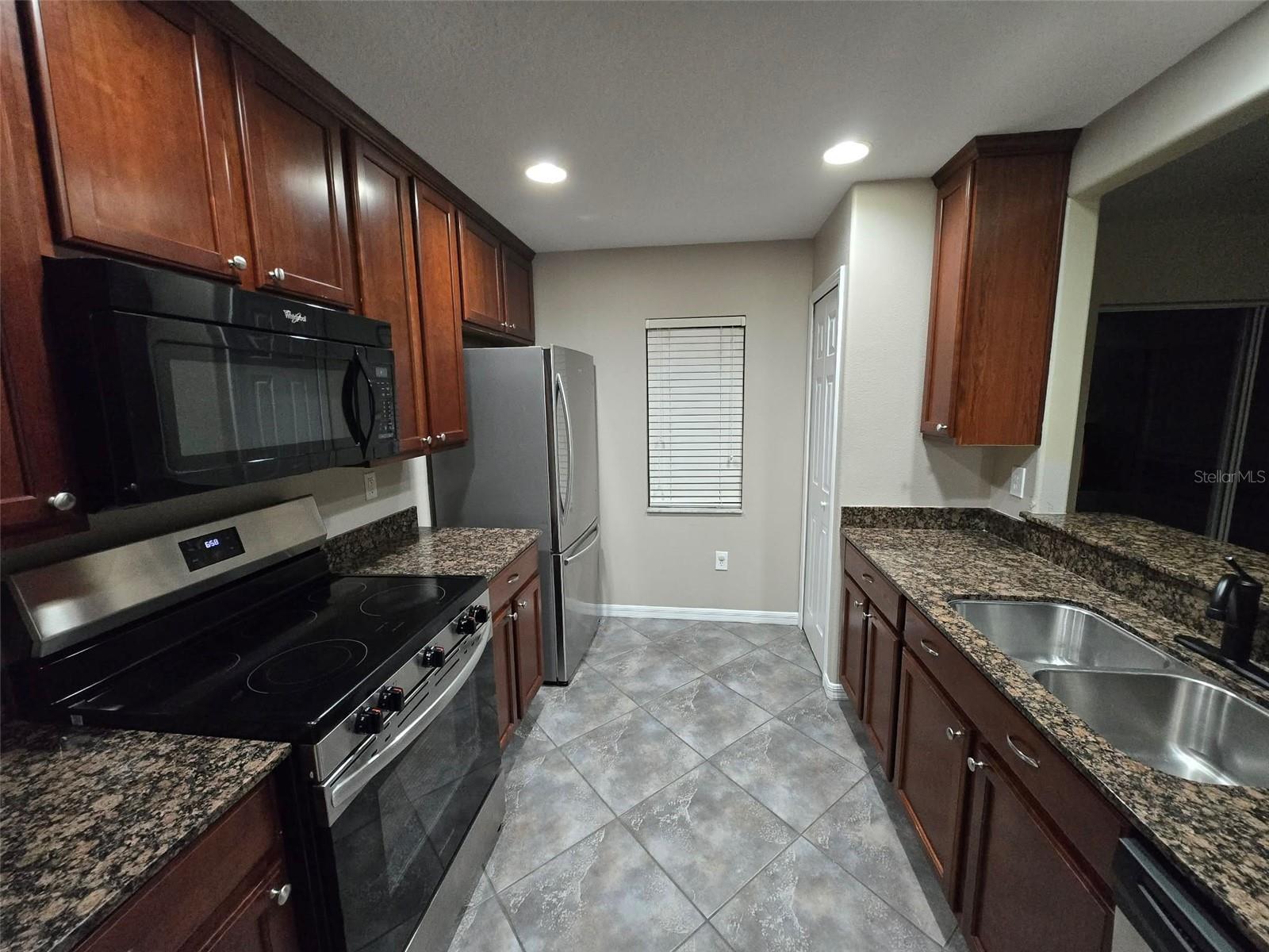 Image 9 of 14 For 12905 Trade Port Place