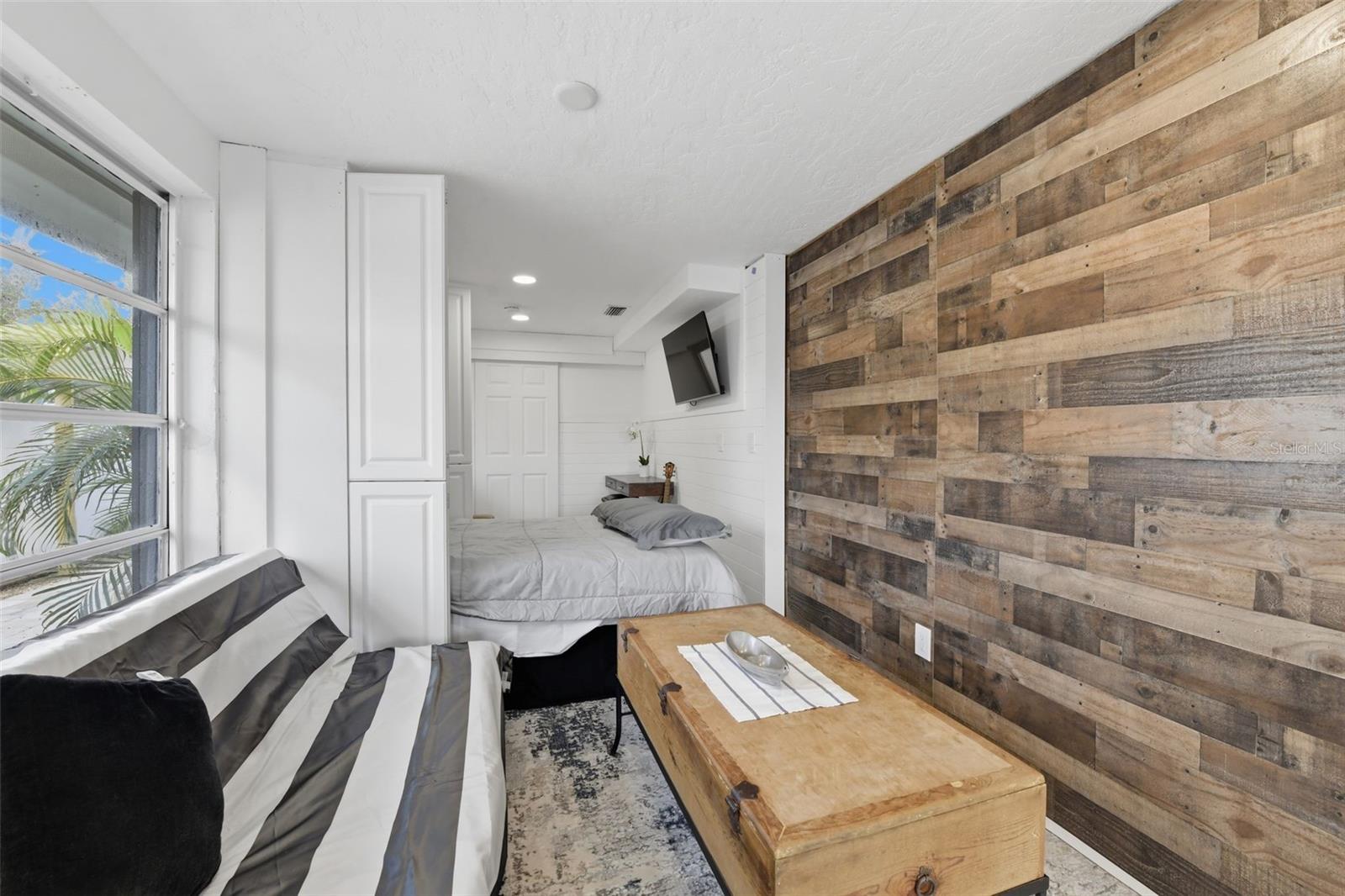 Image 12 of 29 For 8456 Midnight Pass Road