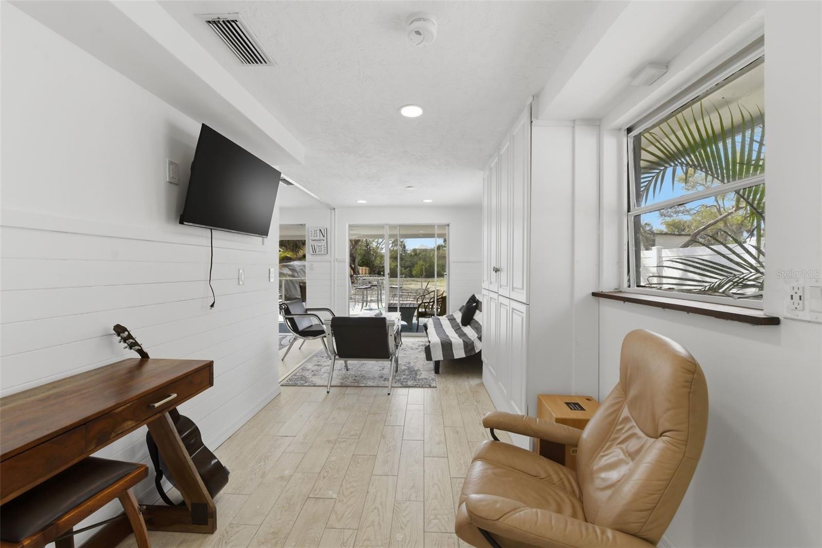 Image 13 of 29 For 8456 Midnight Pass Road