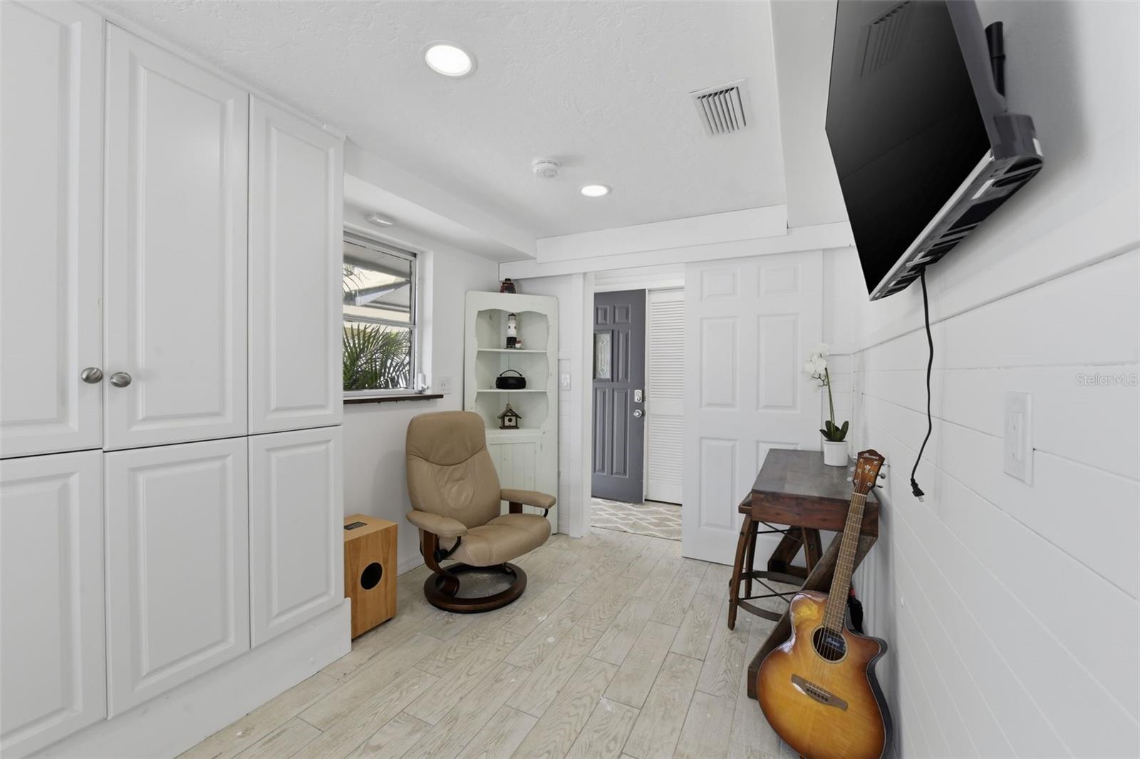 Image 14 of 29 For 8456 Midnight Pass Road