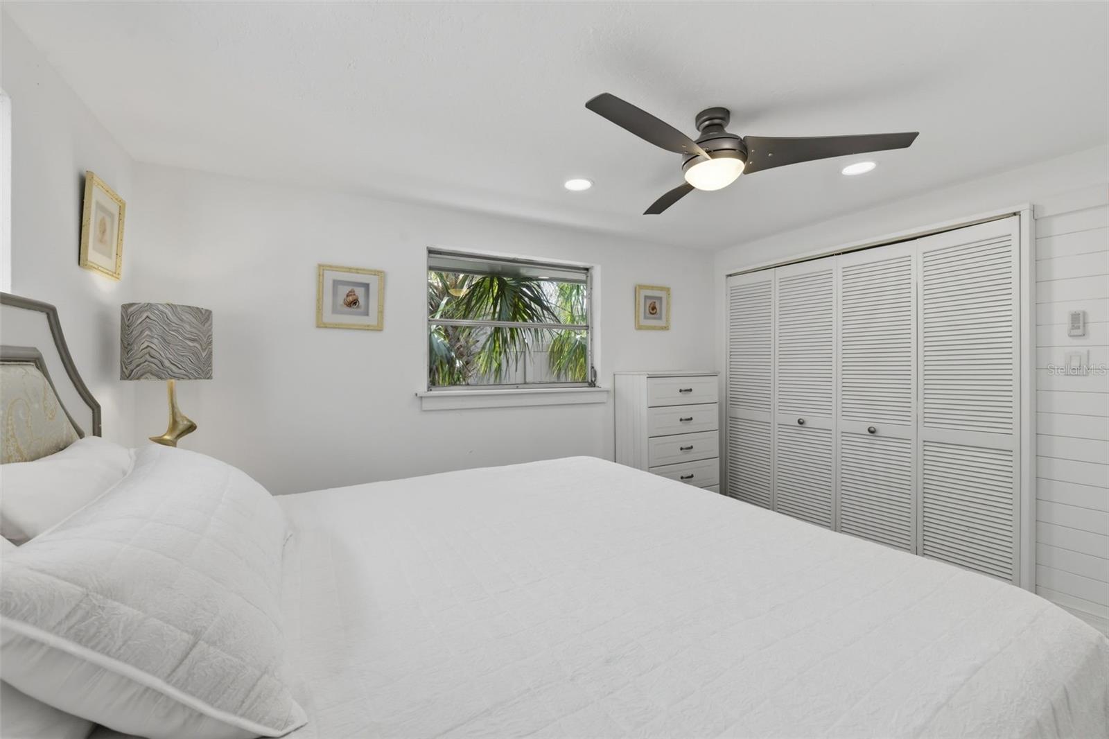 Image 15 of 29 For 8456 Midnight Pass Road