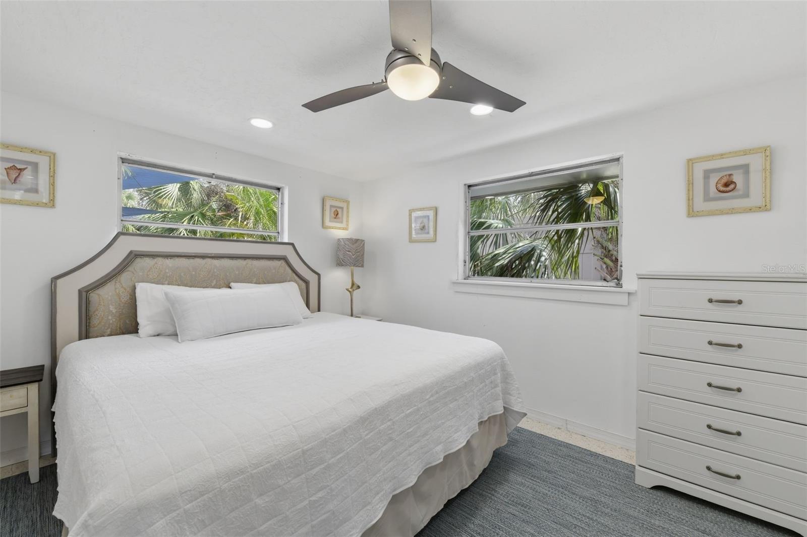 Image 16 of 29 For 8456 Midnight Pass Road