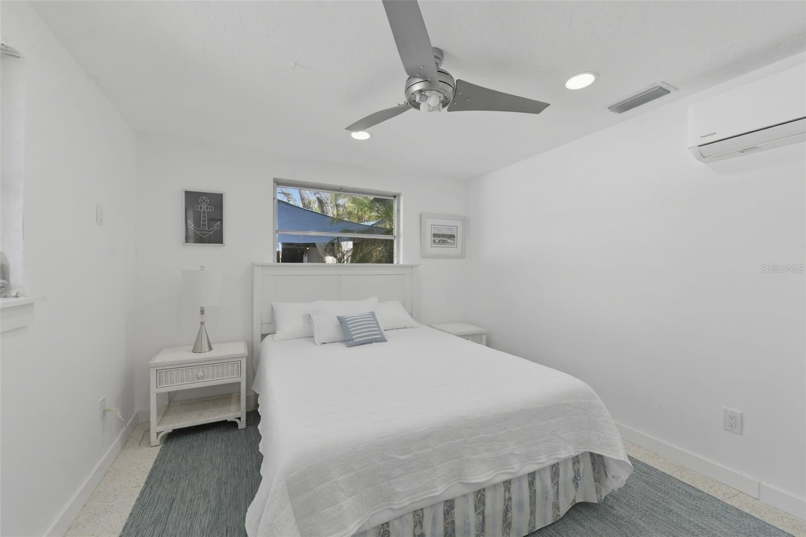 Image 18 of 29 For 8456 Midnight Pass Road