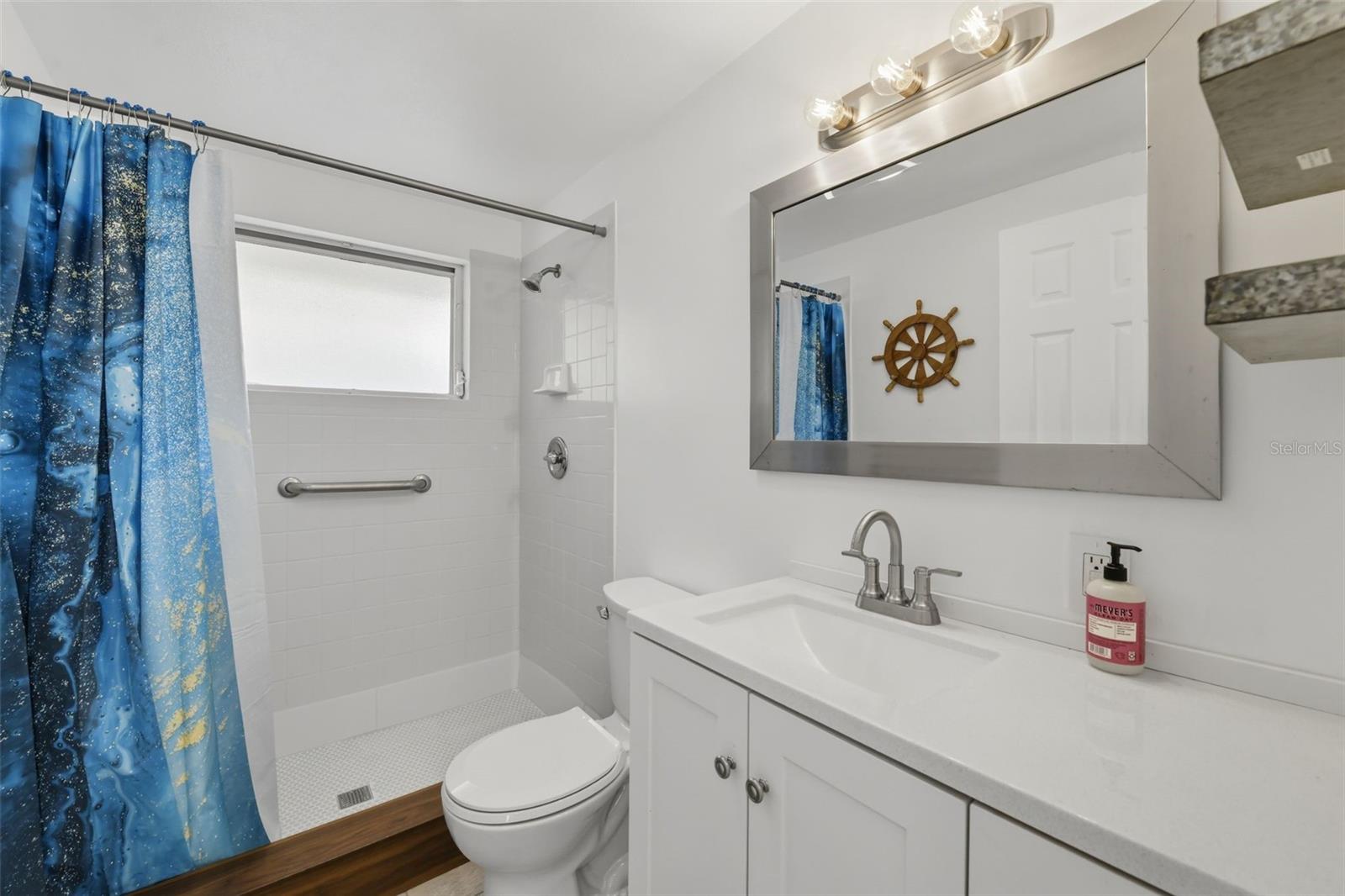 Image 19 of 29 For 8456 Midnight Pass Road