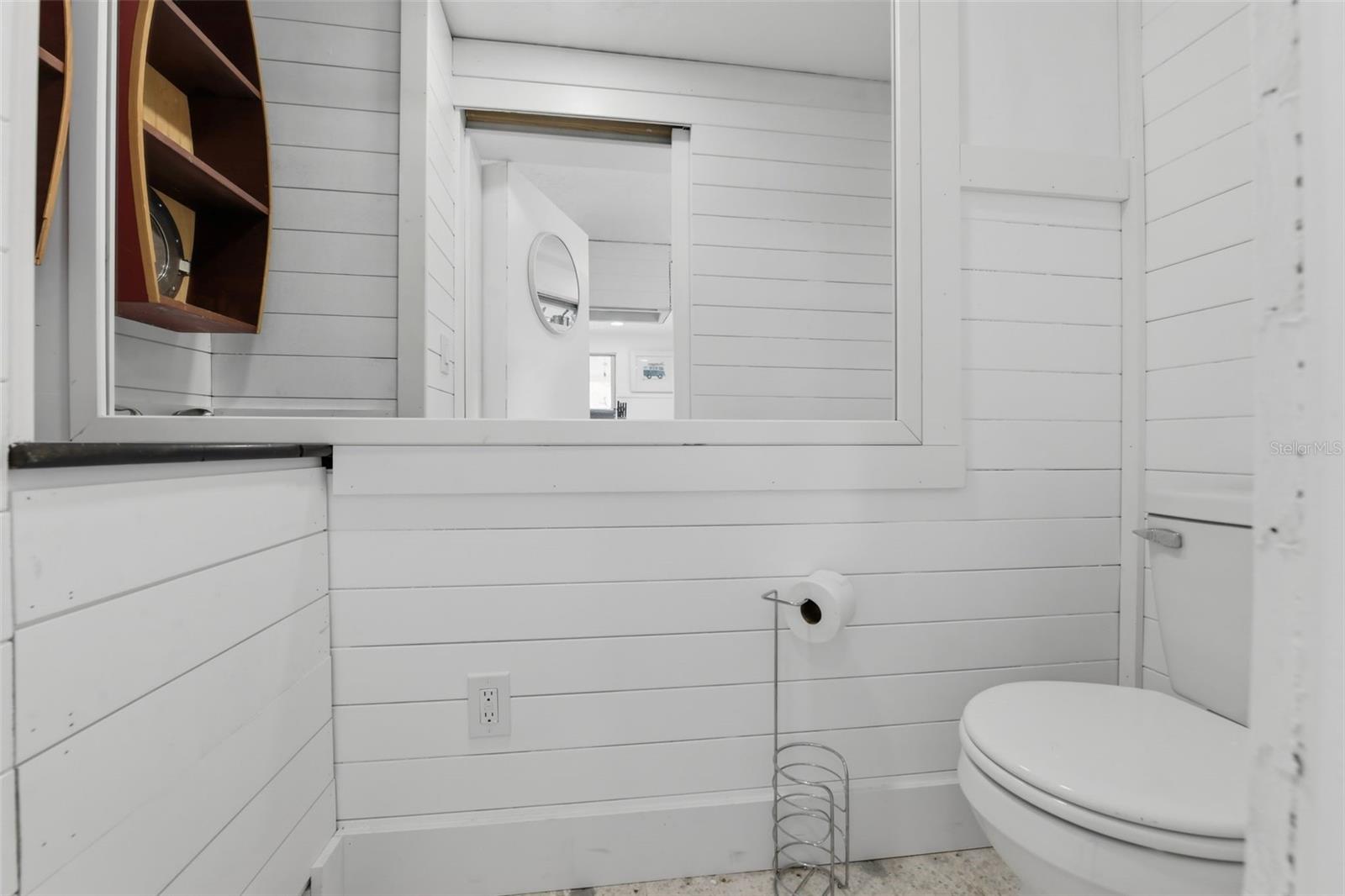 Image 20 of 29 For 8456 Midnight Pass Road