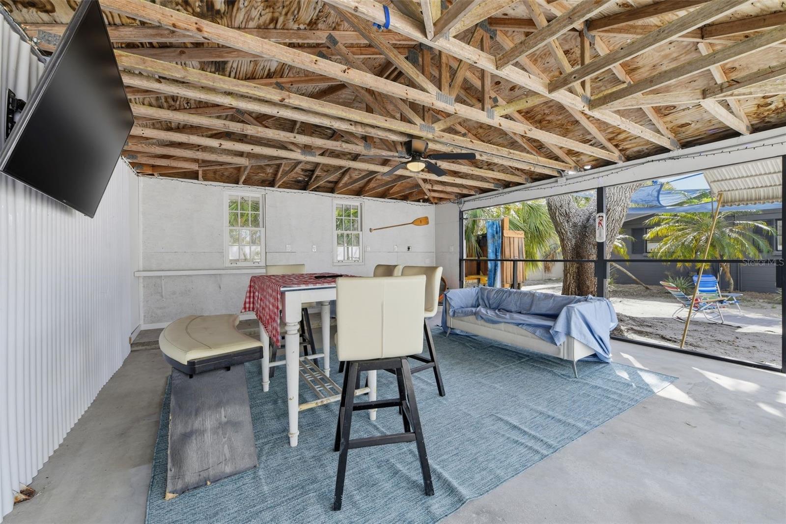 Image 28 of 29 For 8456 Midnight Pass Road