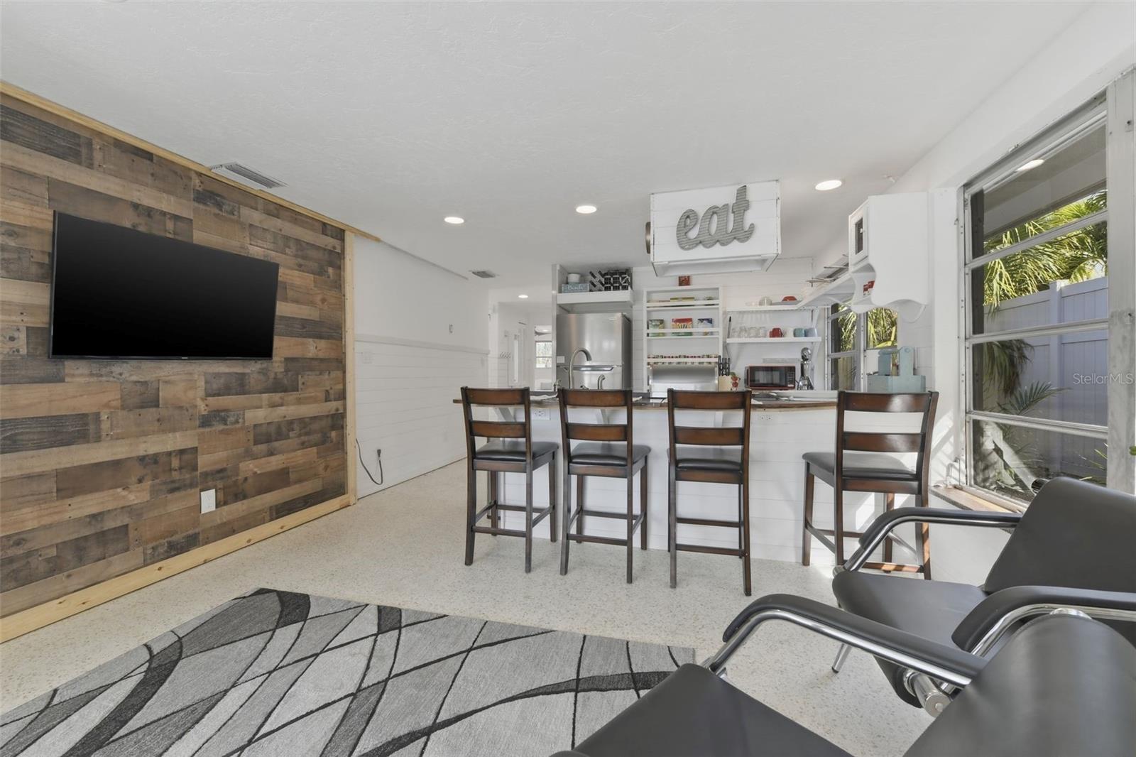 Image 9 of 29 For 8456 Midnight Pass Road