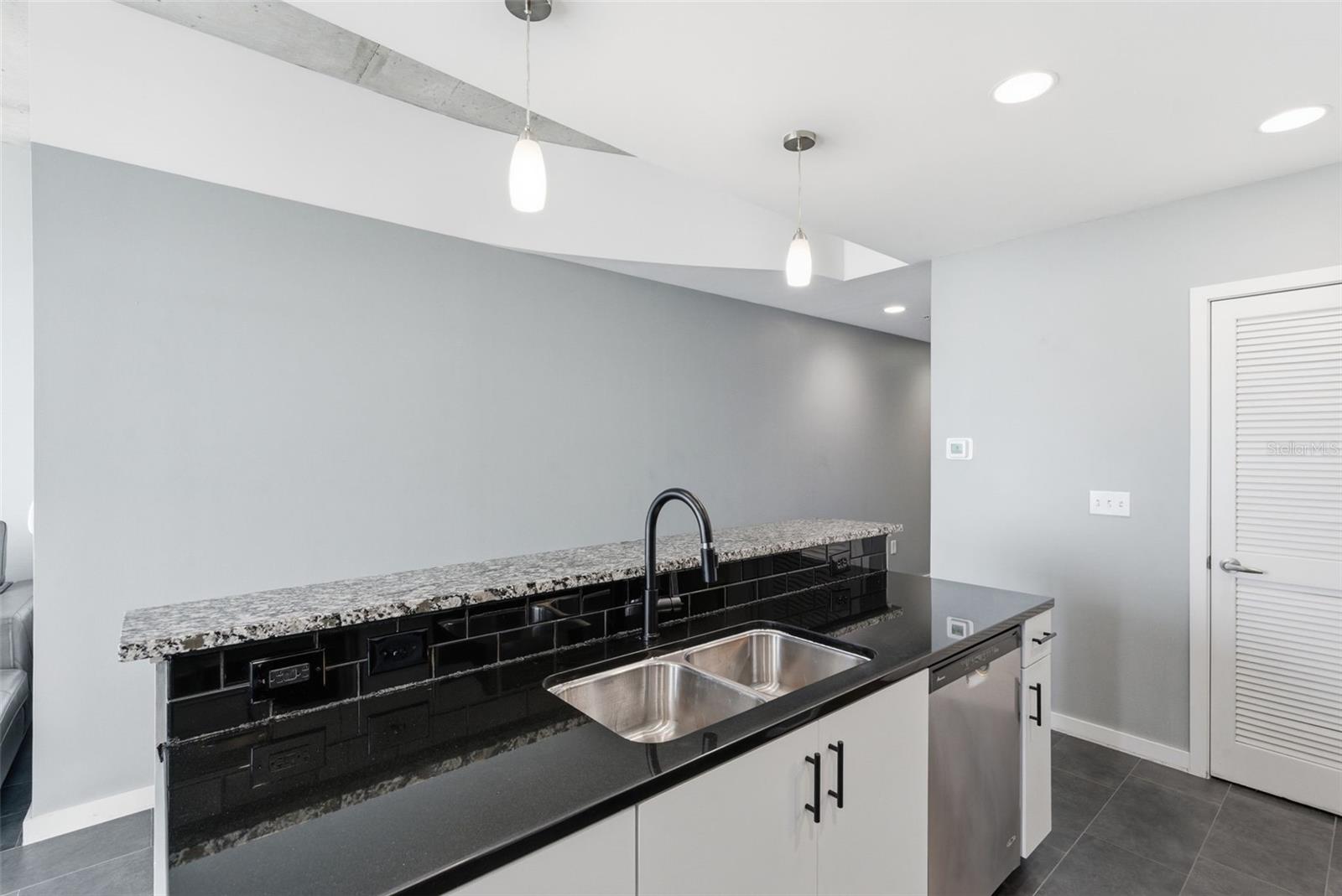 Image 10 of 36 For 777 Ashley Drive 2513