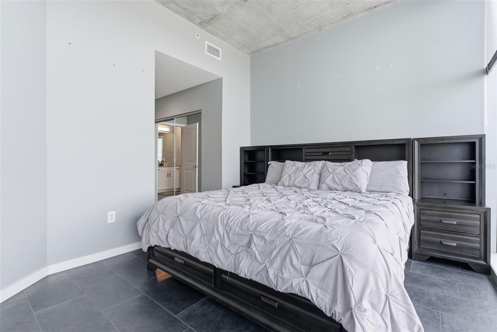 Image 20 of 36 For 777 Ashley Drive 2513