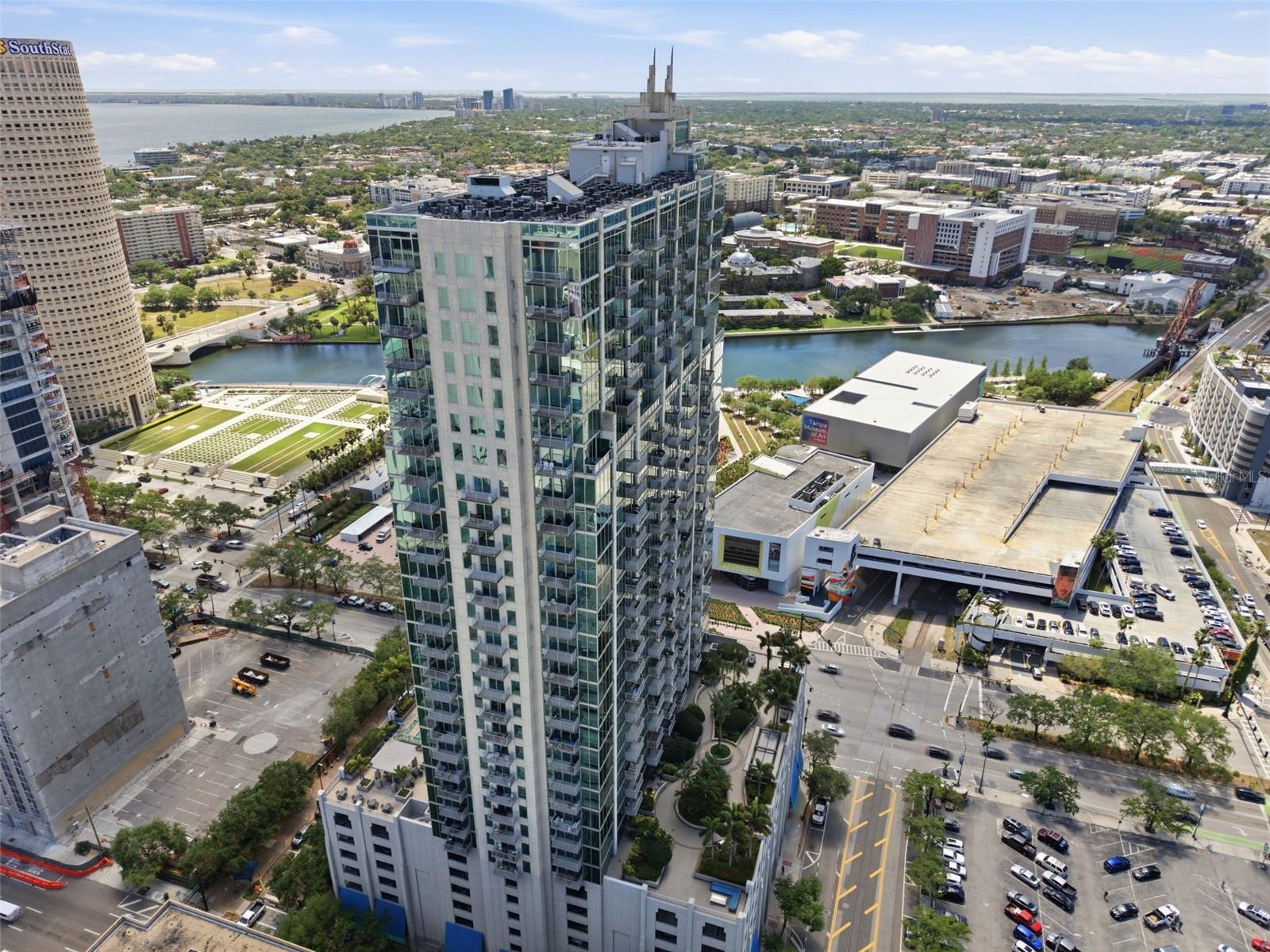 Image 3 of 36 For 777 Ashley Drive 2513