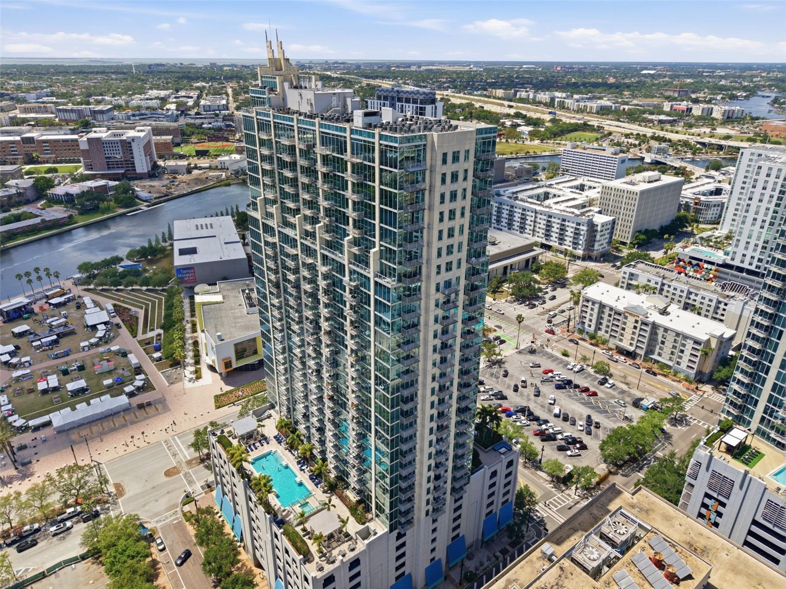 Image 4 of 36 For 777 Ashley Drive 2513