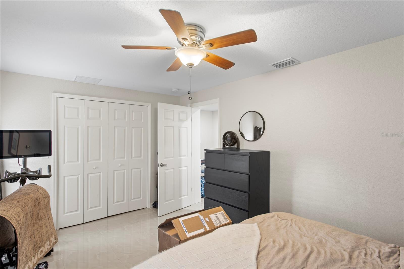 Image 11 of 22 For 4215 Bay Vista Avenue