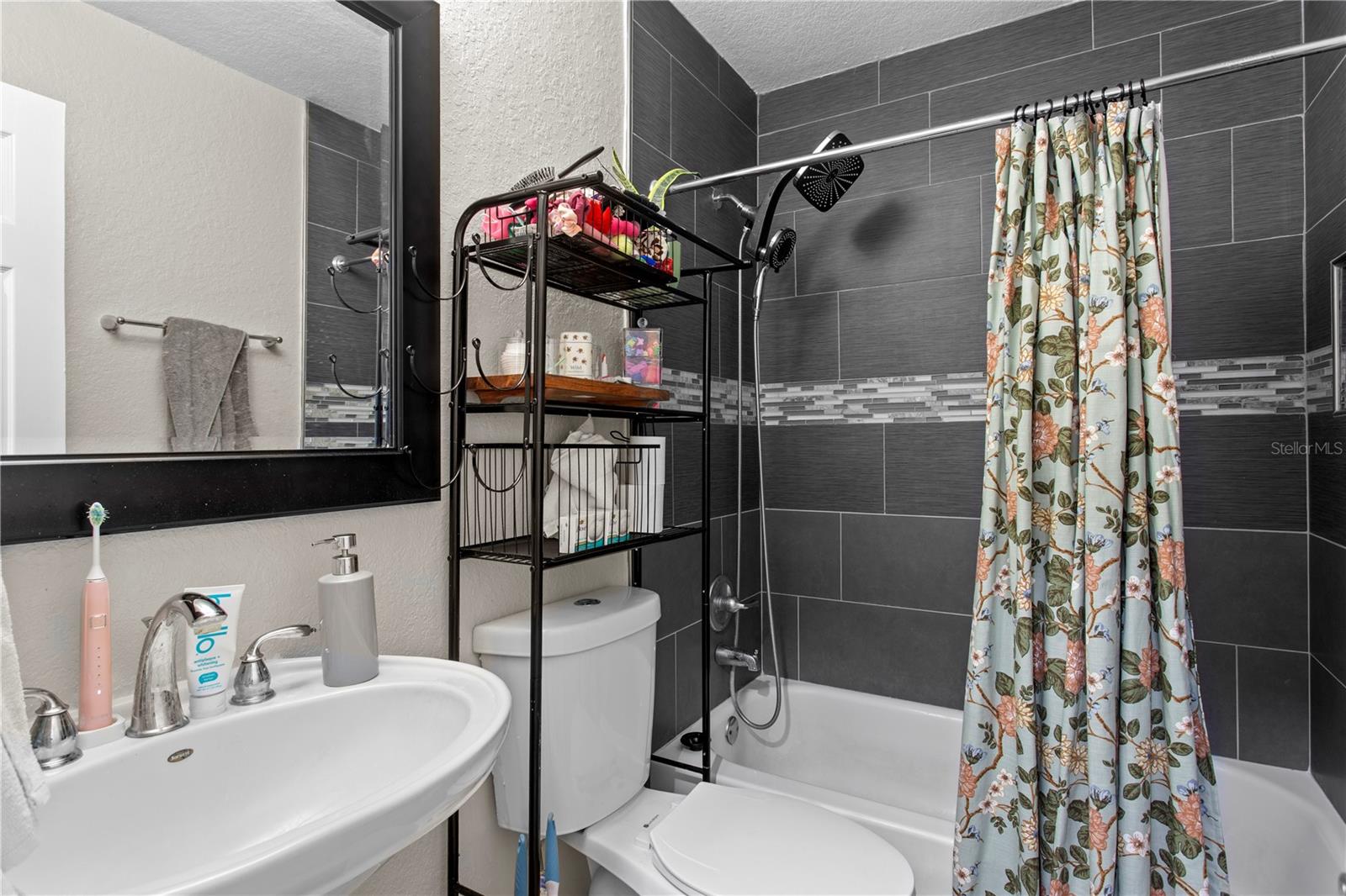 Image 16 of 22 For 4215 Bay Vista Avenue