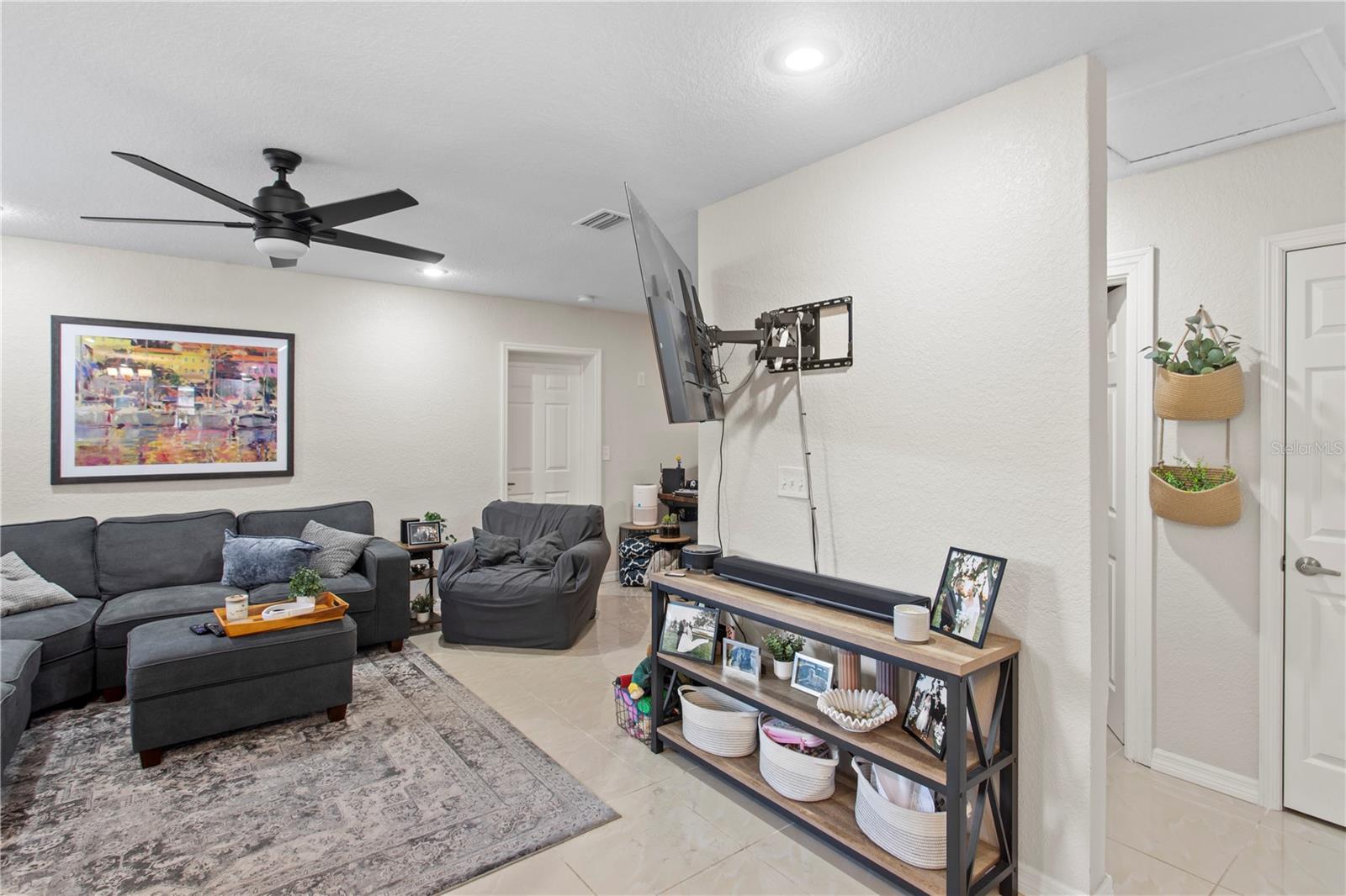 Image 7 of 22 For 4215 Bay Vista Avenue