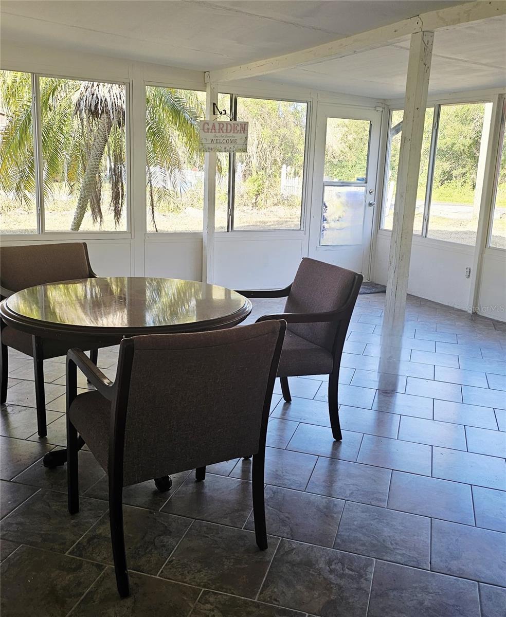 Image 6 of 9 For 7714 Deleuil Avenue