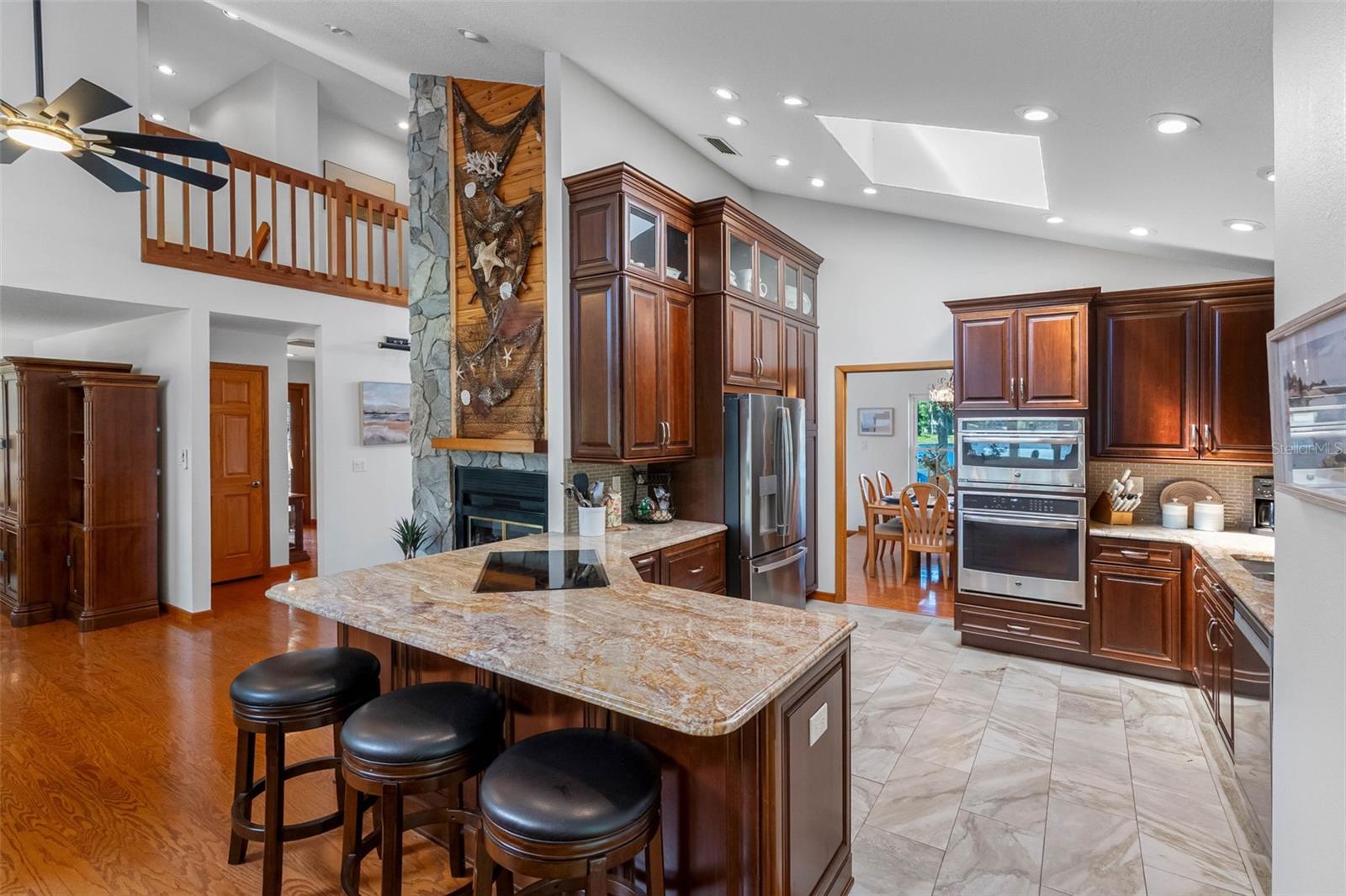 Image 11 of 67 For 10209 Lake Grove Drive