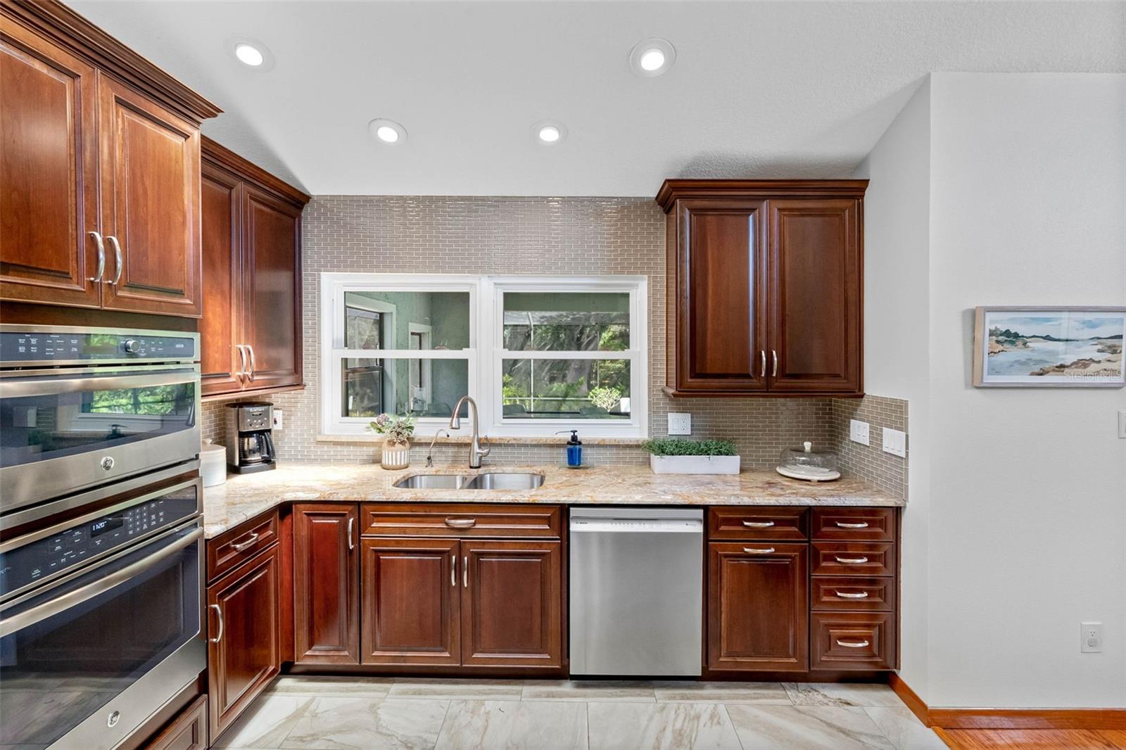 Image 12 of 67 For 10209 Lake Grove Drive