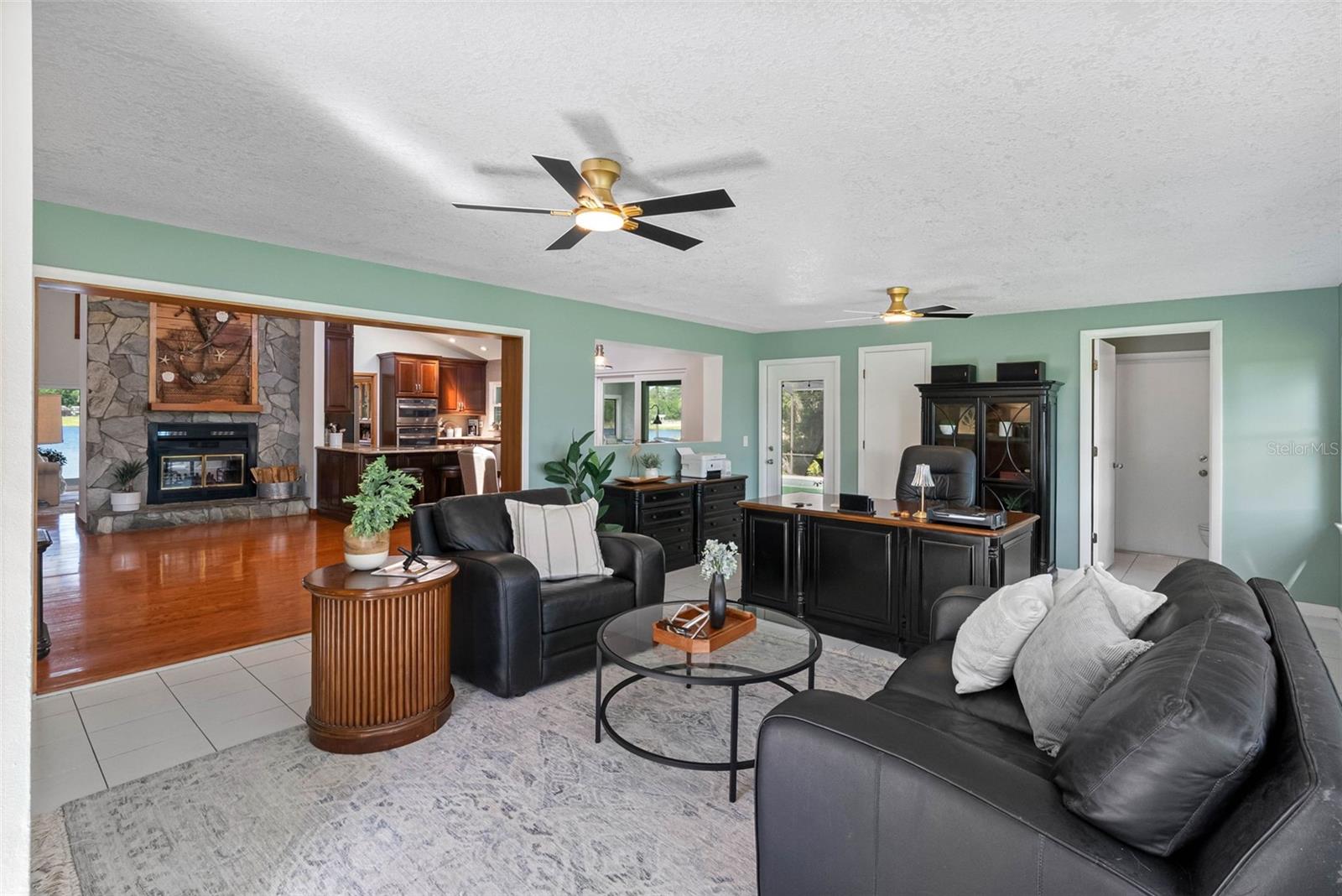 Image 22 of 67 For 10209 Lake Grove Drive